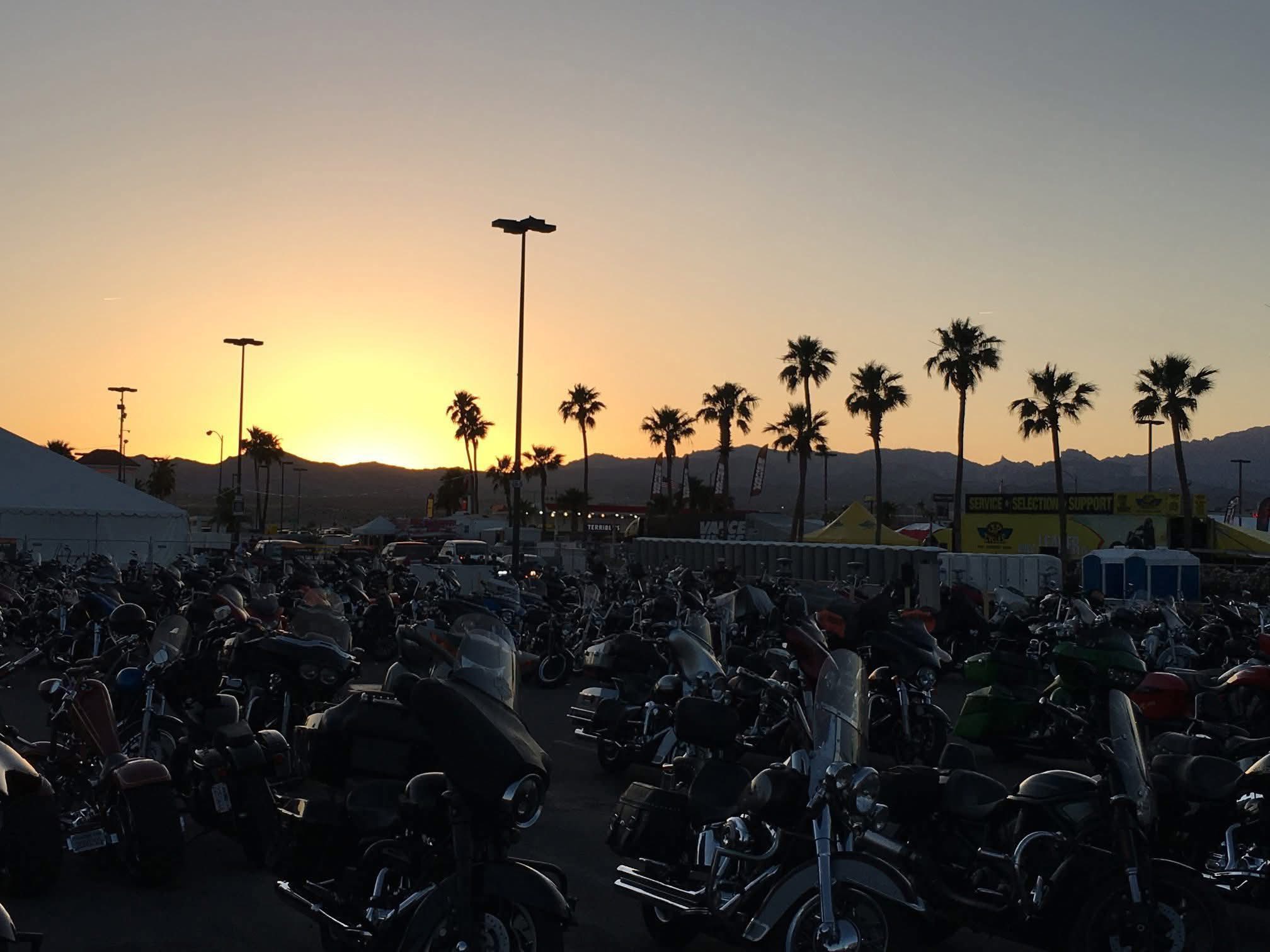 FlashbackFridayLaughlin to when the Laughlin River Run was still 