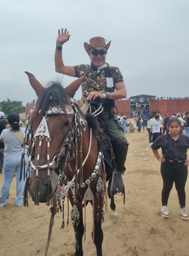 Angel Gregorio - Muy bonito el rodeo y el baile ni se diga muy bonita ...