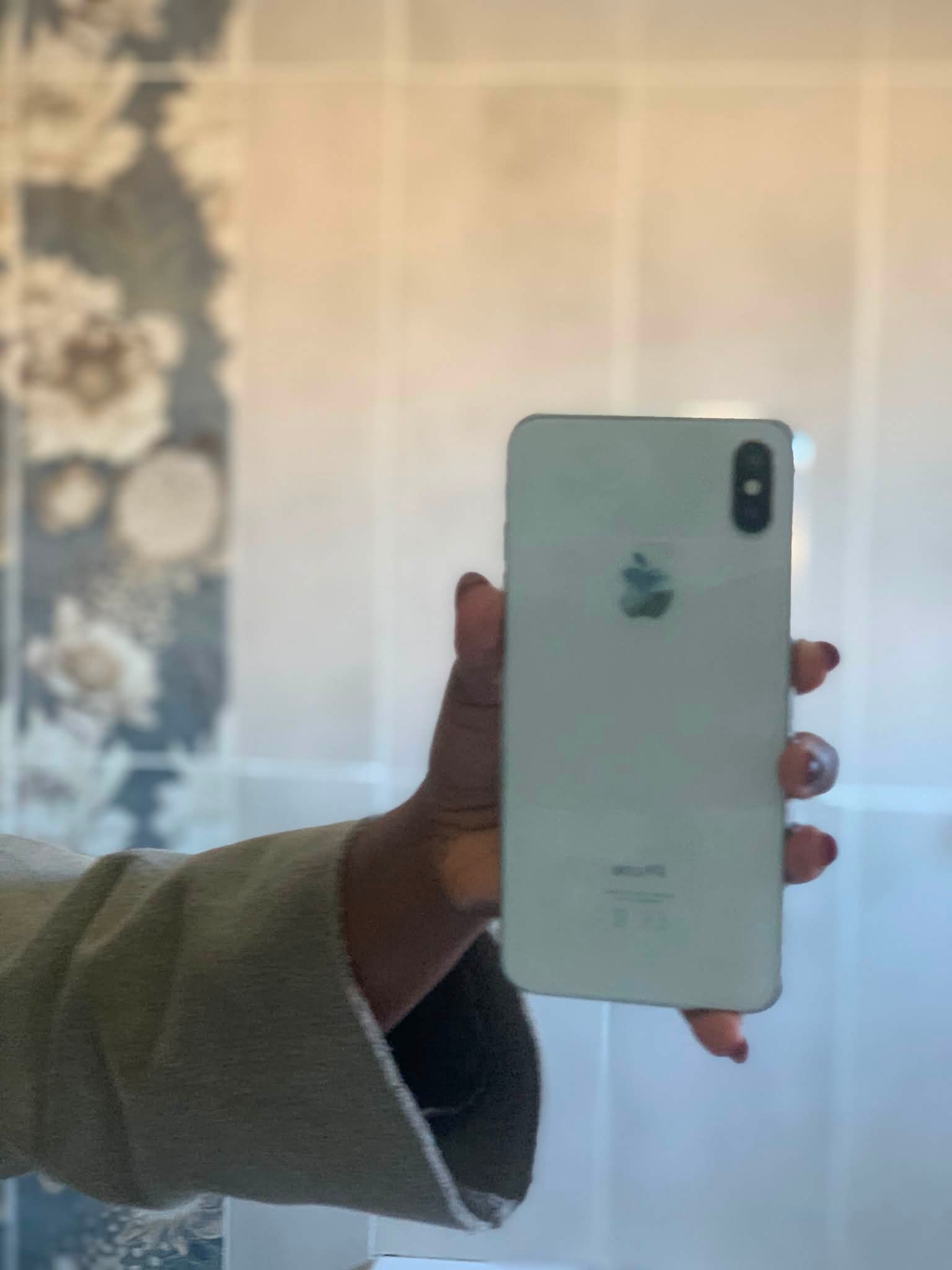 iPhone xsmax for sale P1.8k 64gb Face ID not working Battery life