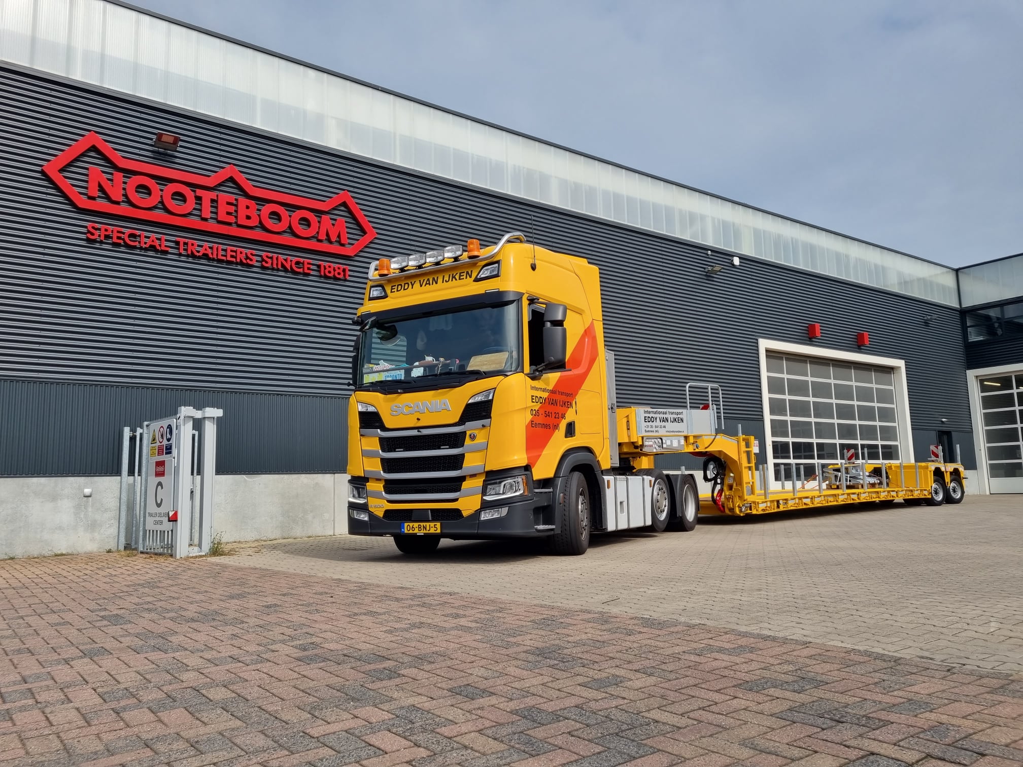 New delivery of this magnificent 2-axle EURO-PX low loader to our