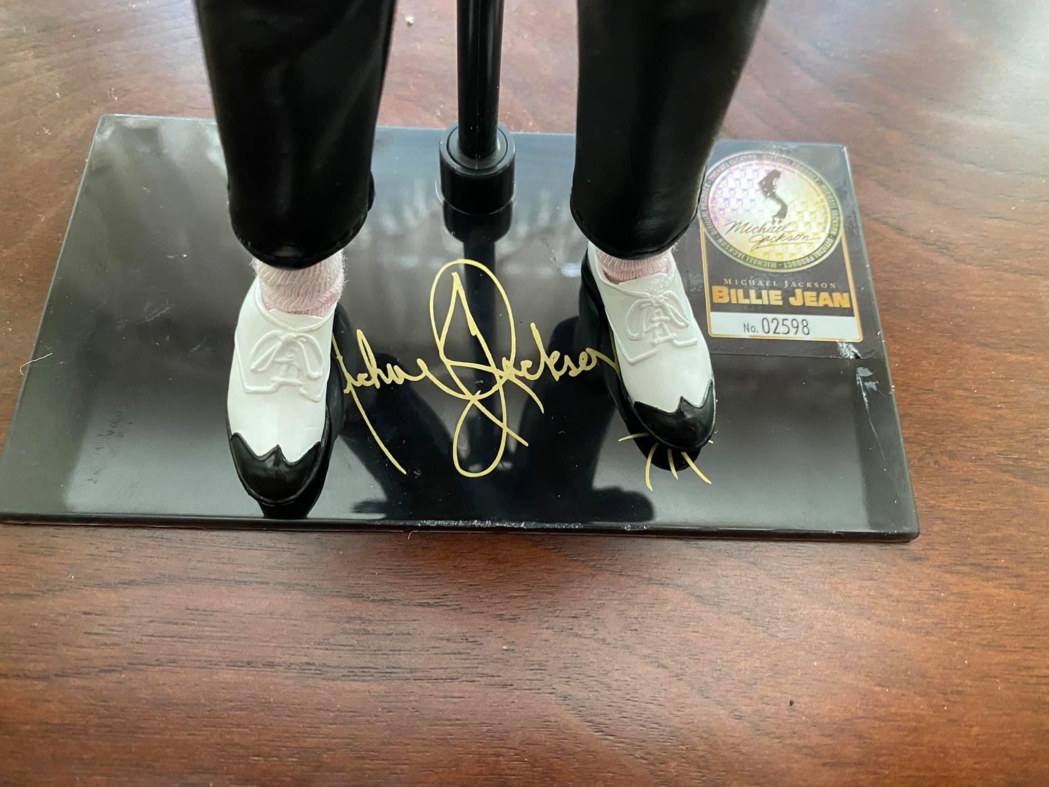 A new toy I made myself。Michael Jackson 《billie jean》1/6 scale