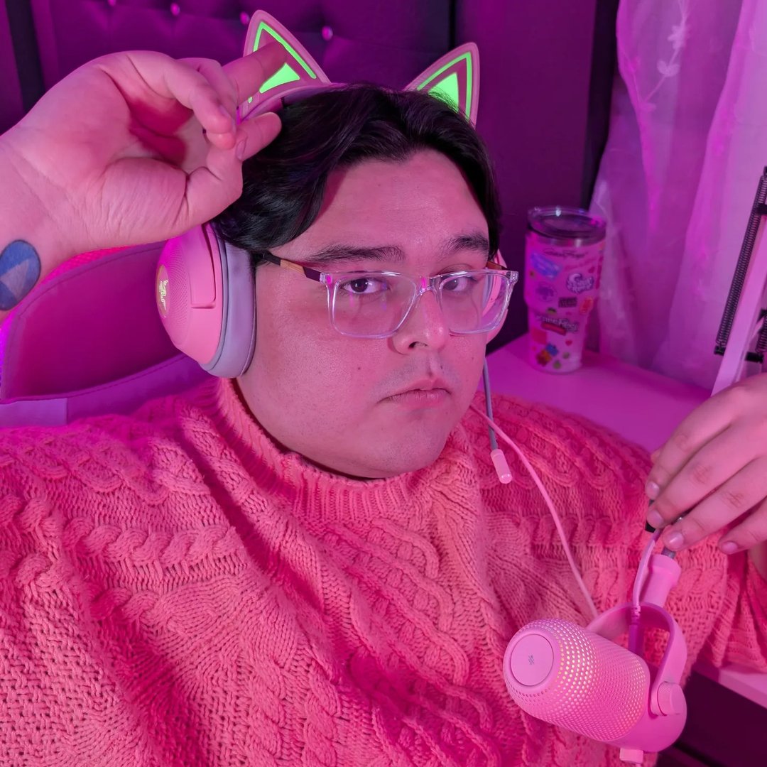 Como me casssstra esta Poppy, siempre tiesa y nunca hace nada xd # ...