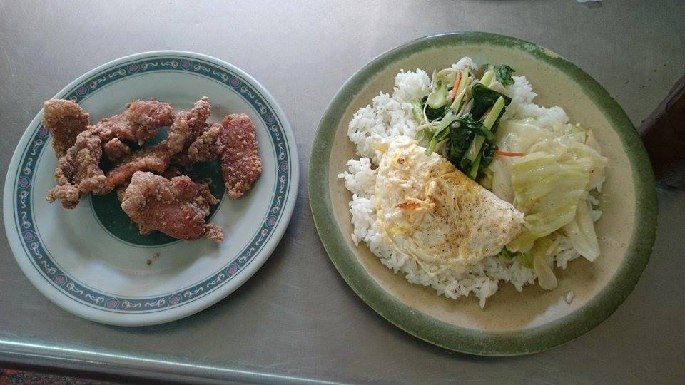 美食西灣 哈瑪星美食 店家 愛買店址 高雄市鼓山區鼓元街６８號電話 ０７ ５６１７３７８ Facebook