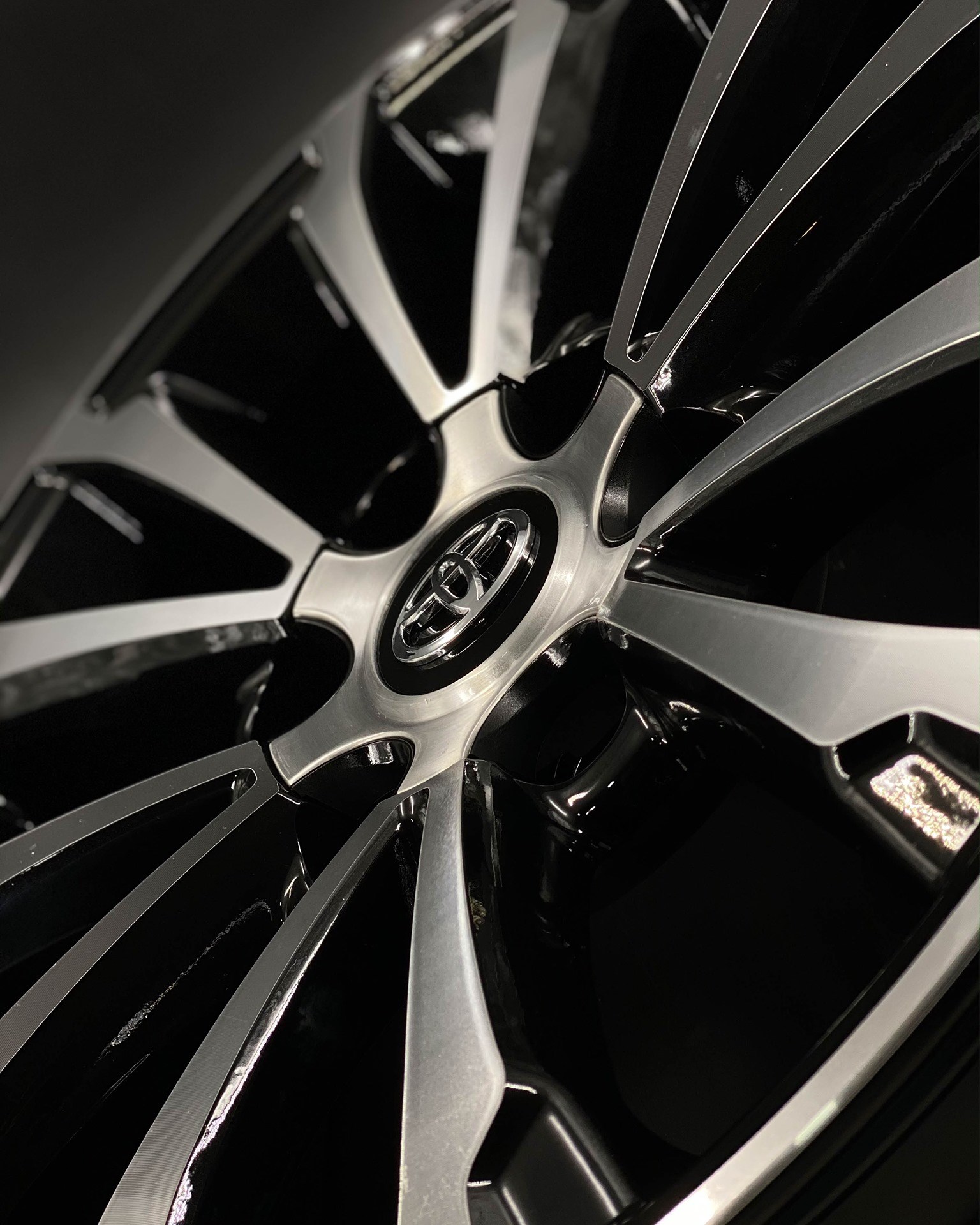Exporines - ️RIN 18” 6H -TOYOTA- ️ ️COLOR: Black...