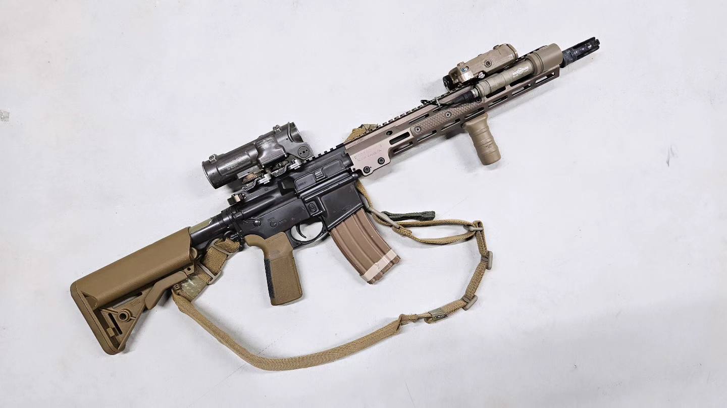 Difference between an elcan compared to a trijicon acog?