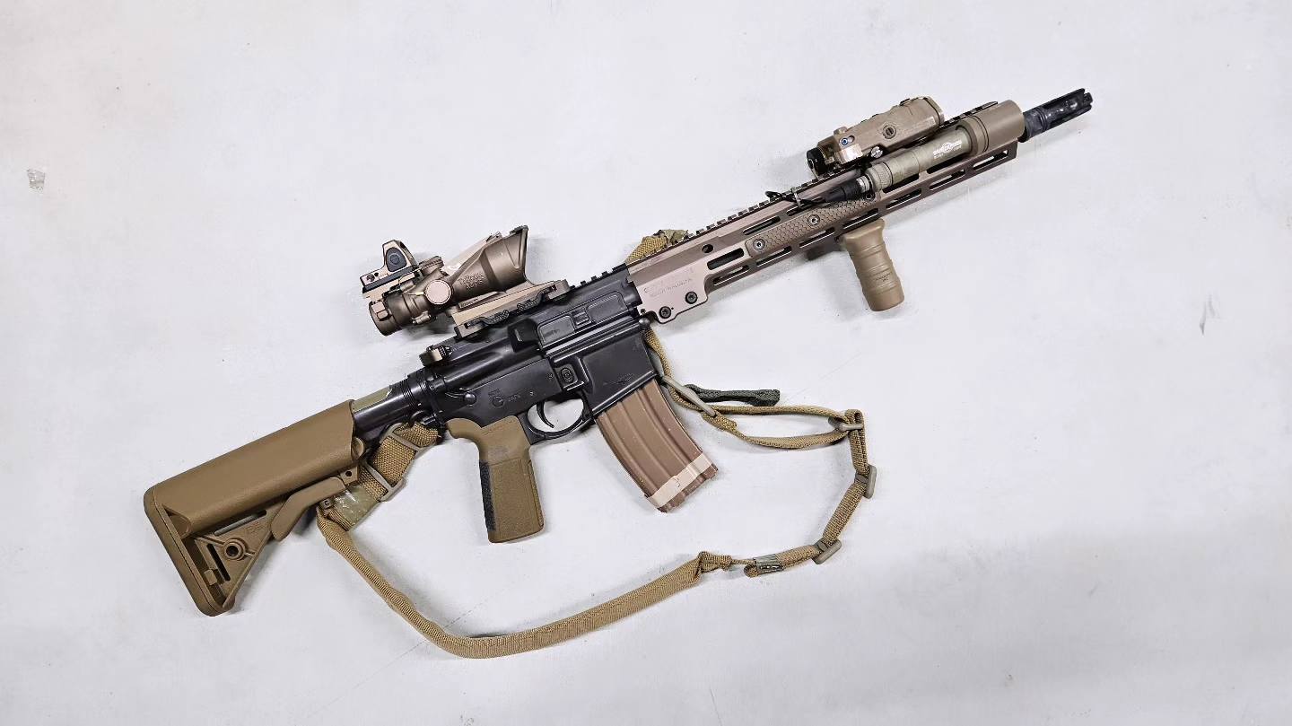 グッチ　ACOG×ELCAN Difference between an elcan compared to a trijicon acog?