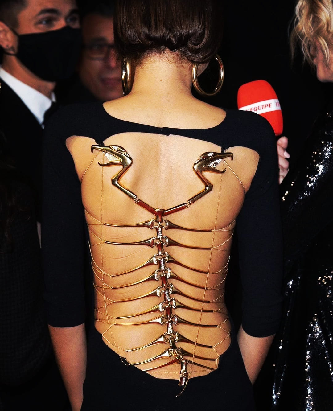 zendaya golden spine dress wearing Roberto Cavalli 