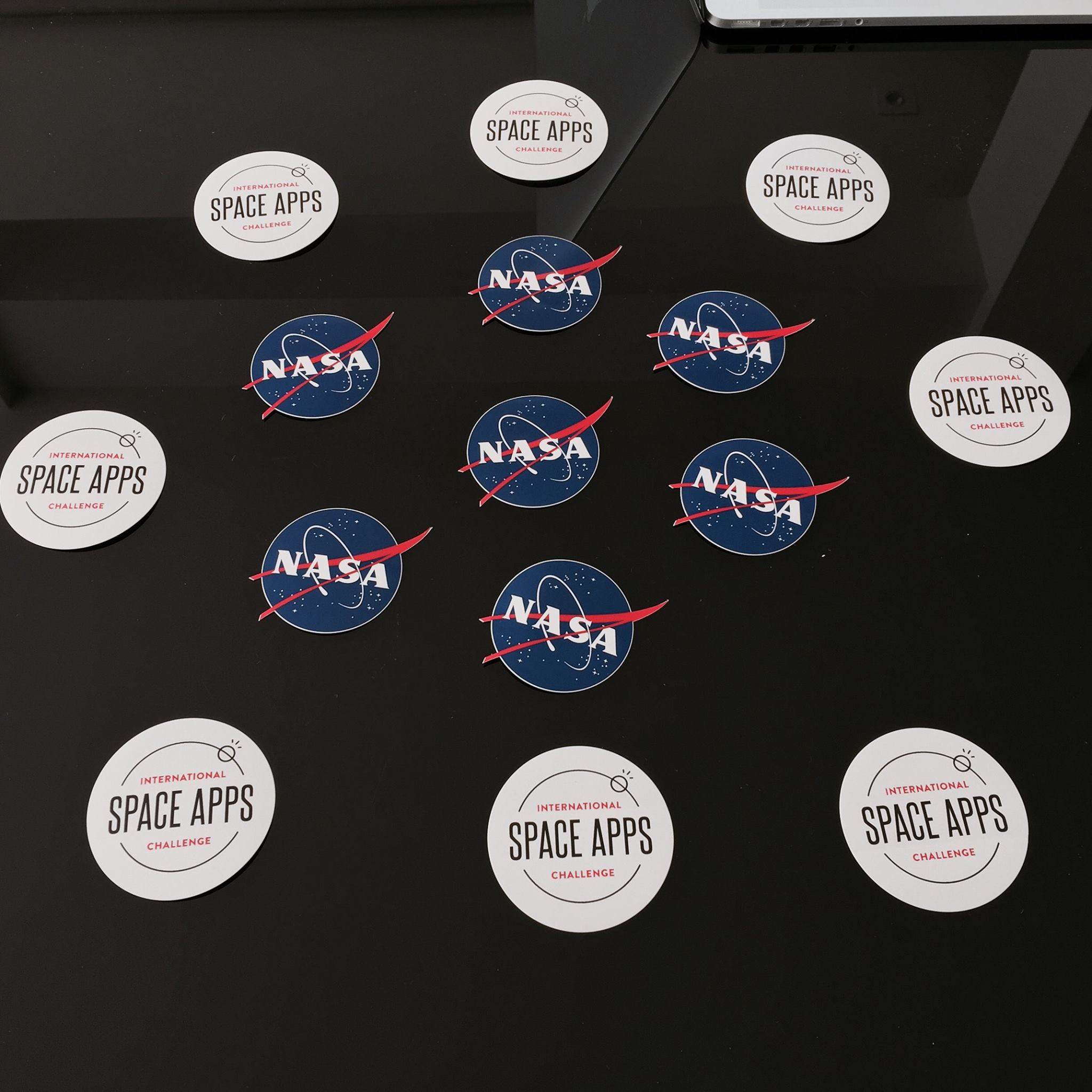NASA - Regalaremos 6 Stickers de la NASA y 10 Stickers de Space Apps ...