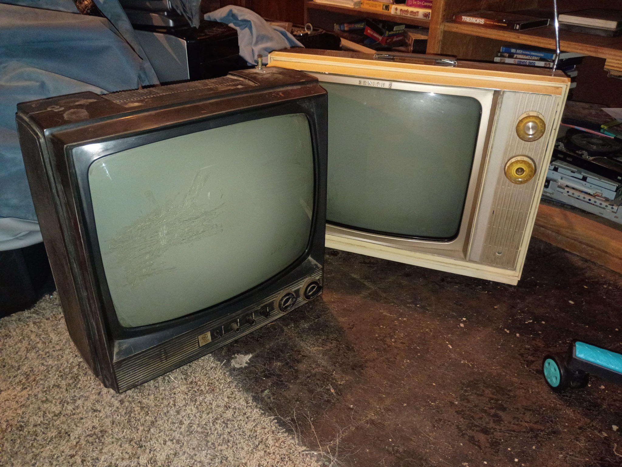 Restoring a 1964 Zenith tube TV with a Rauland CRT