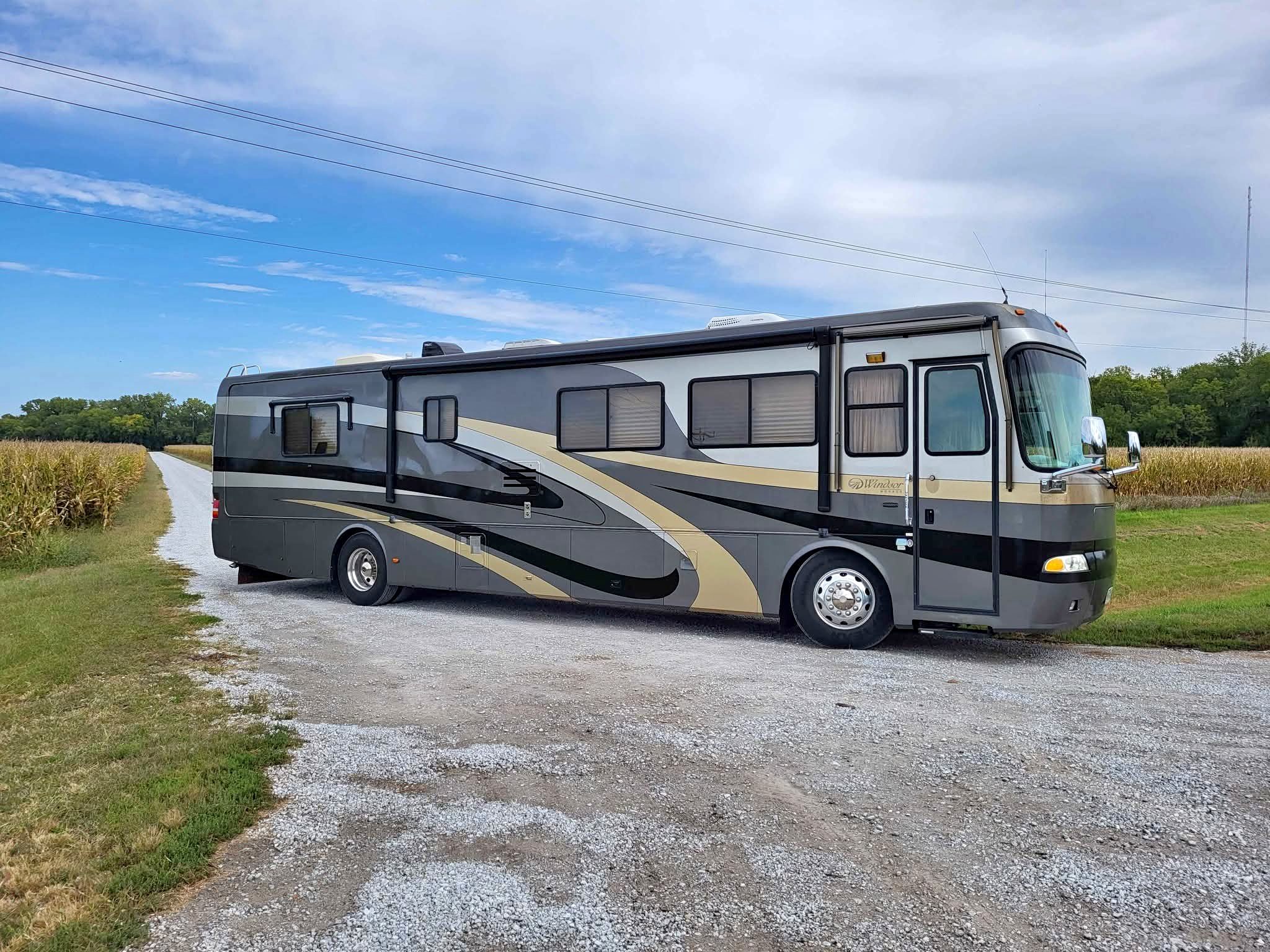 2001 Monaco Windsor rv diesel pusher, 2 slides - RVs & Campers ...