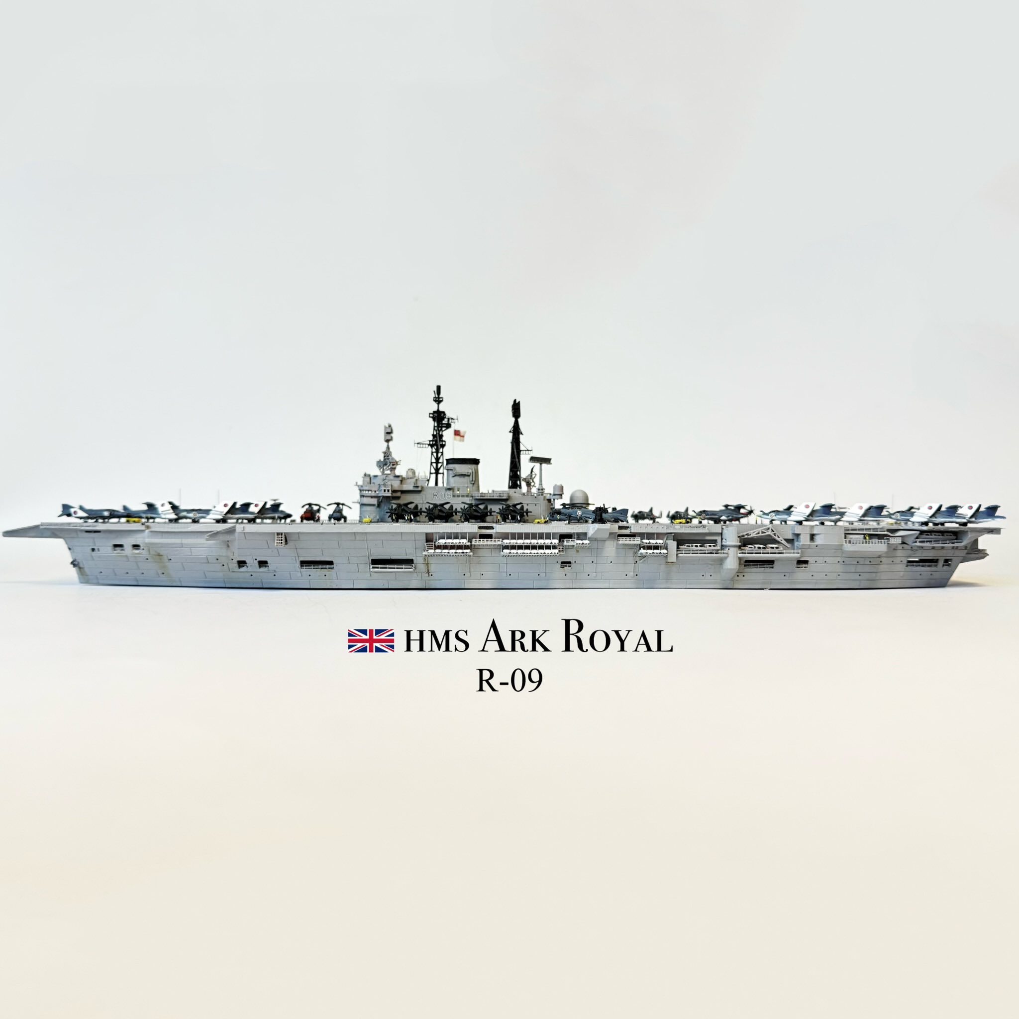 1:700 HMS Ark Royal R-09