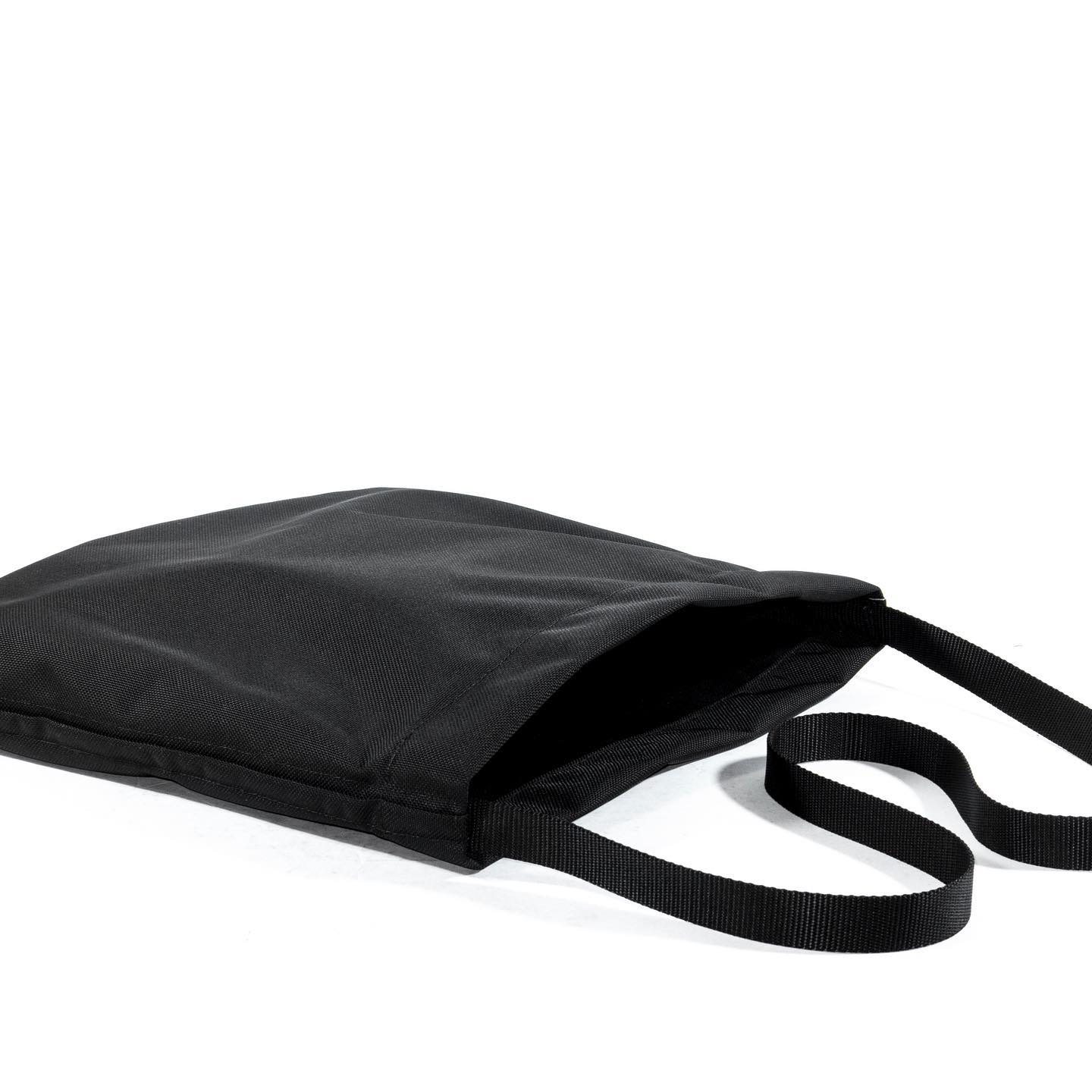 doublet x beta post 26SS tuna-shaped tote bag 