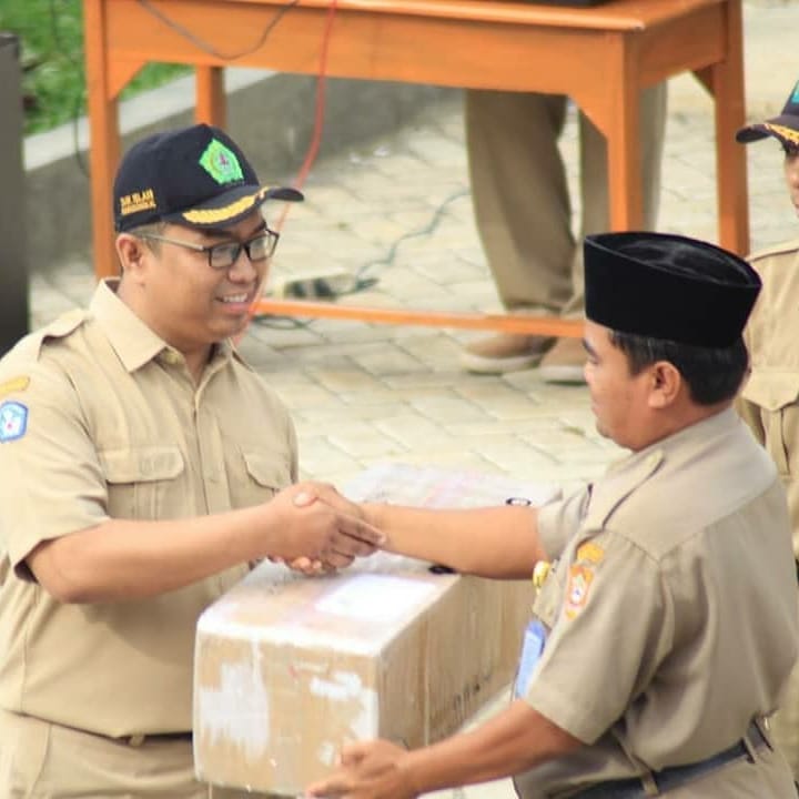 Acara simbolis... - SMK Islam Randudongkal - Pemalang