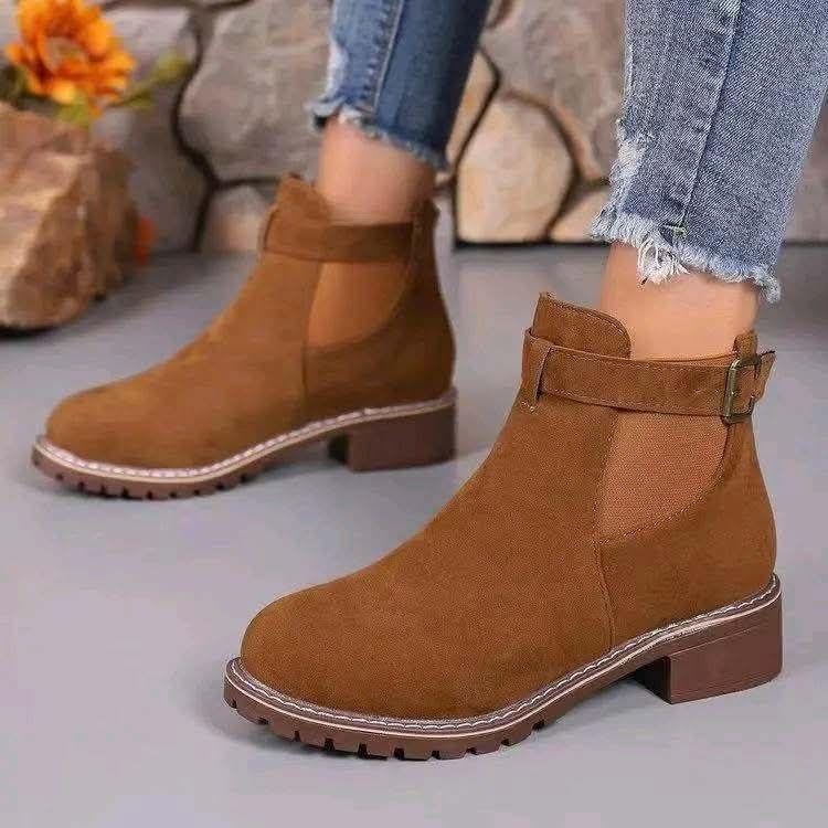 Bottines Larges Daim Femme – Bout Pointu, Talon Bas, Boucle Élégante, Confortables Pour Marcher Toute La Journée