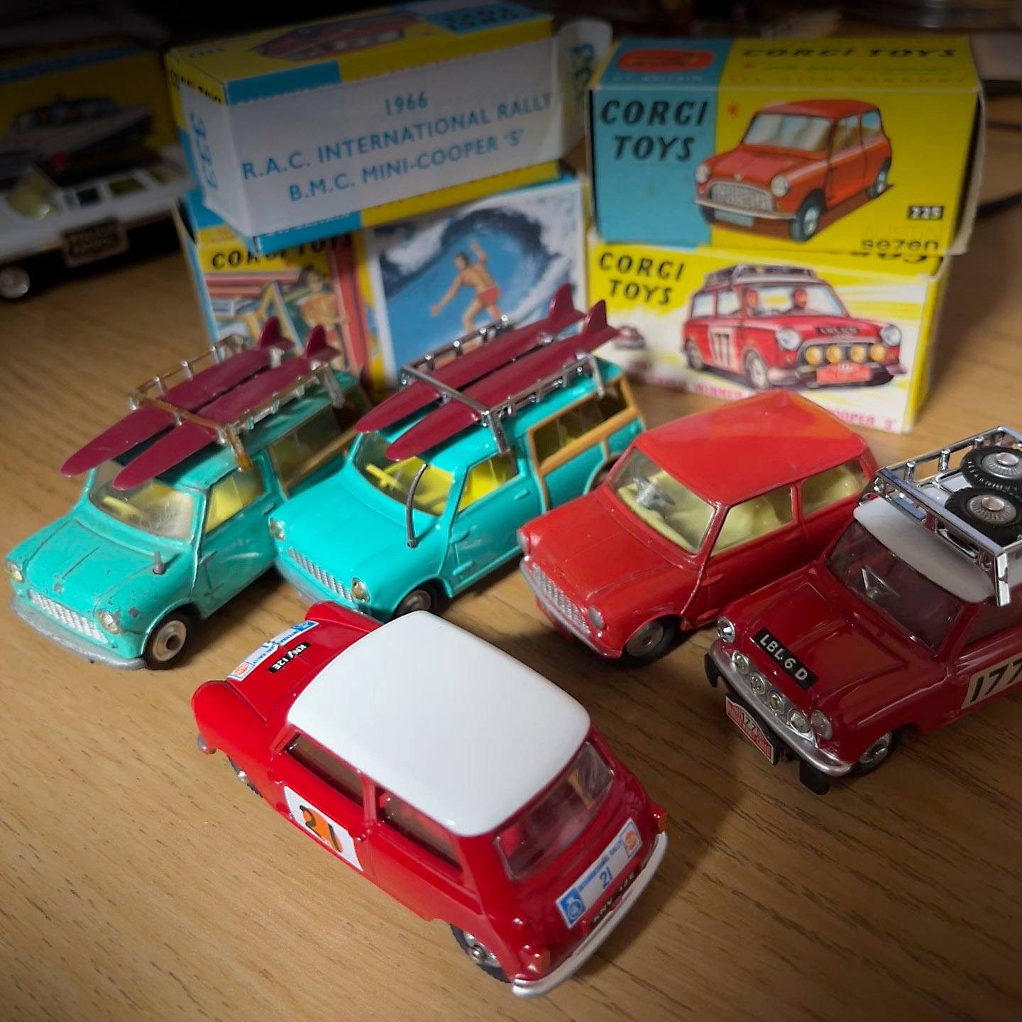 Corgi Toys BMC Mini-Cooper 'S' - Sun RAC Rally #333. The (Royal
