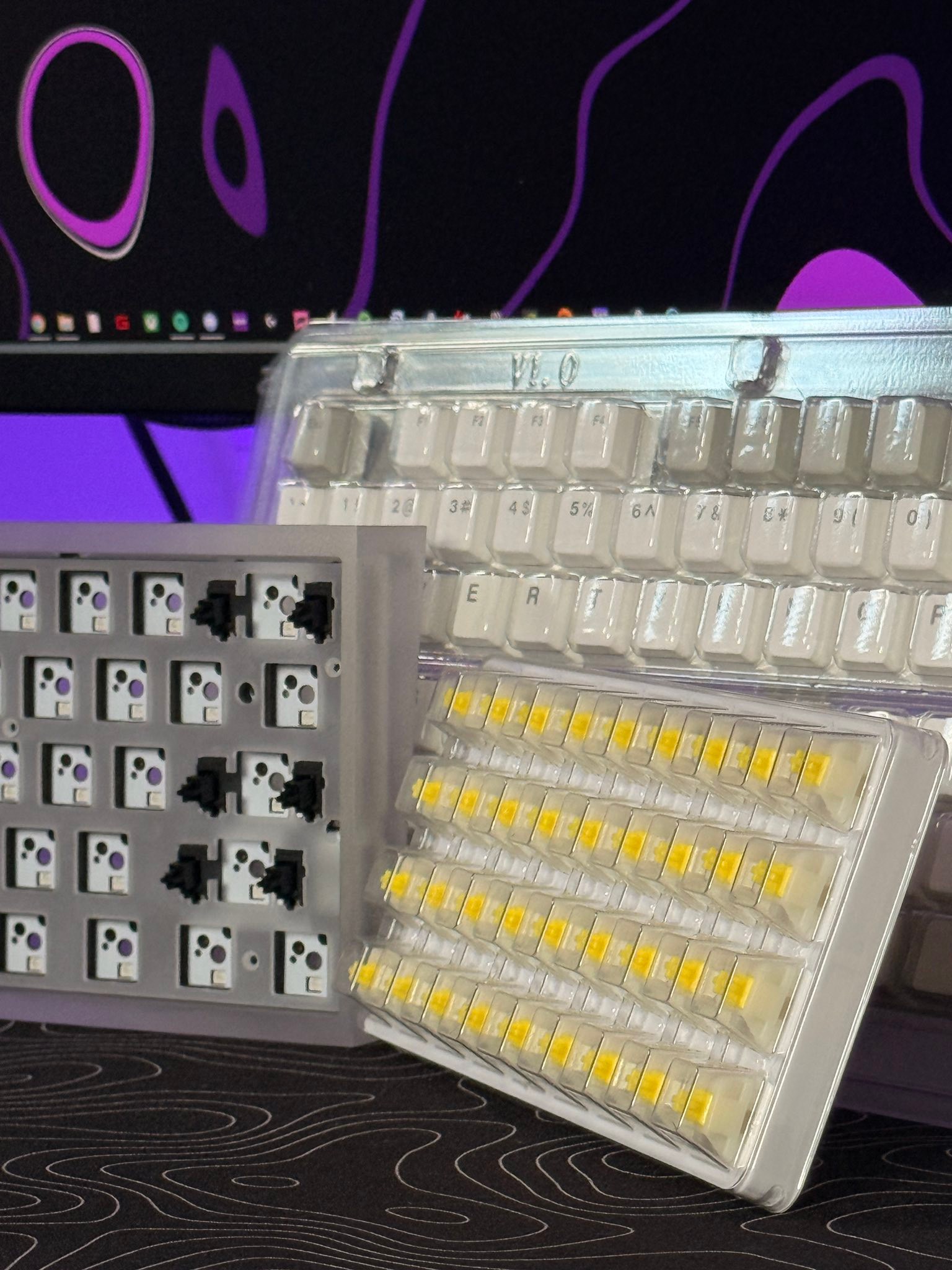 Kbdfans 5 degree case E-white Dz60 pcb (