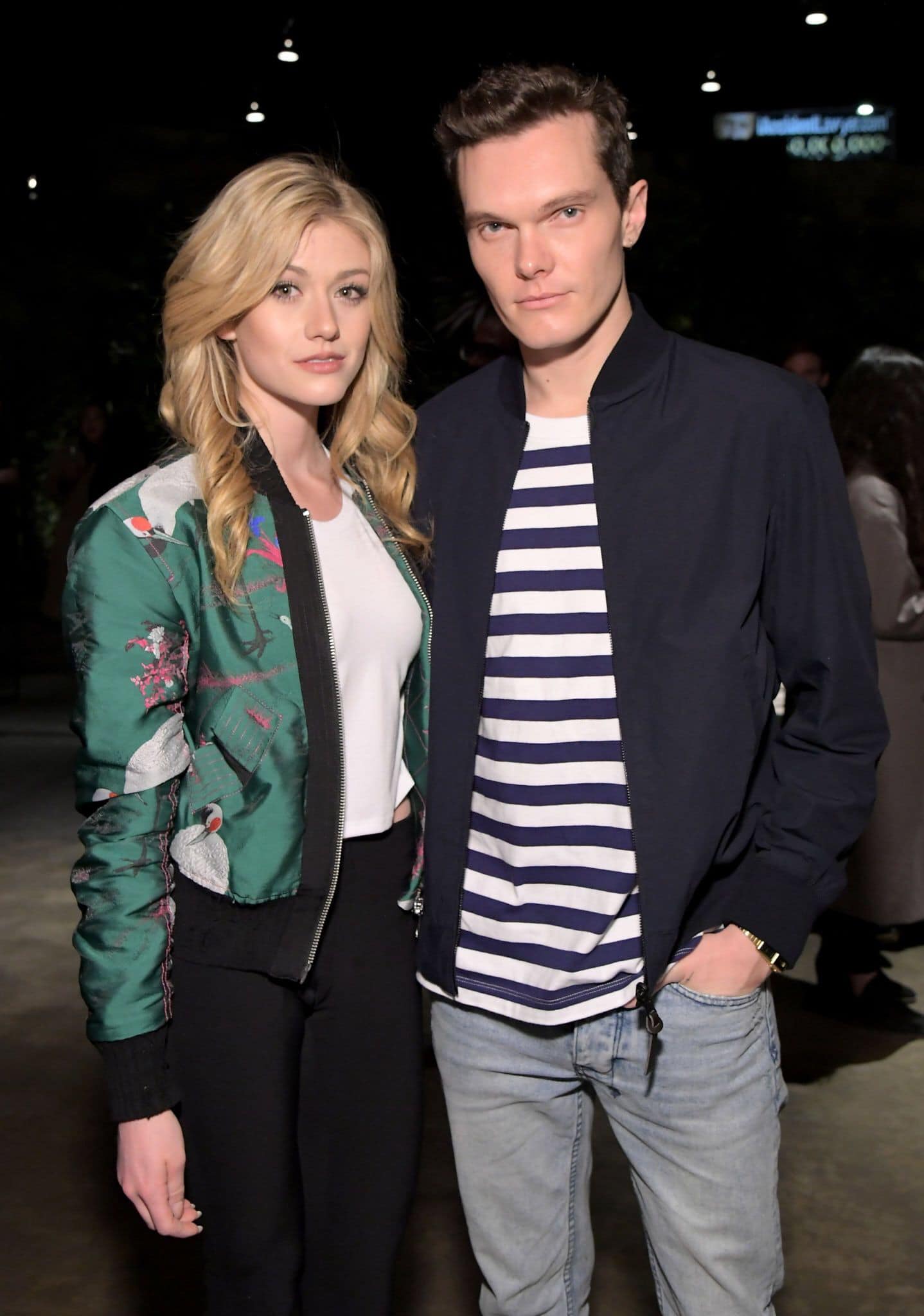 Dominic Sherwood Et Katherine Mcnamara En Couple