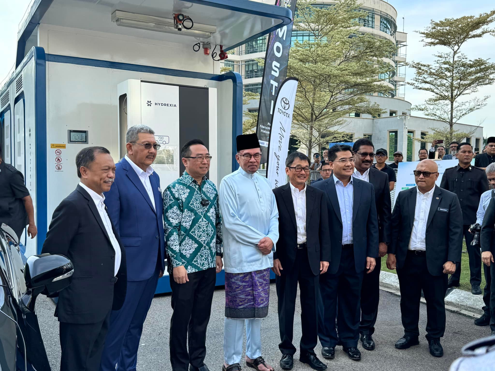 Perdana Menteri, Datuk Seri Anwar... - PanduLaju.com.my