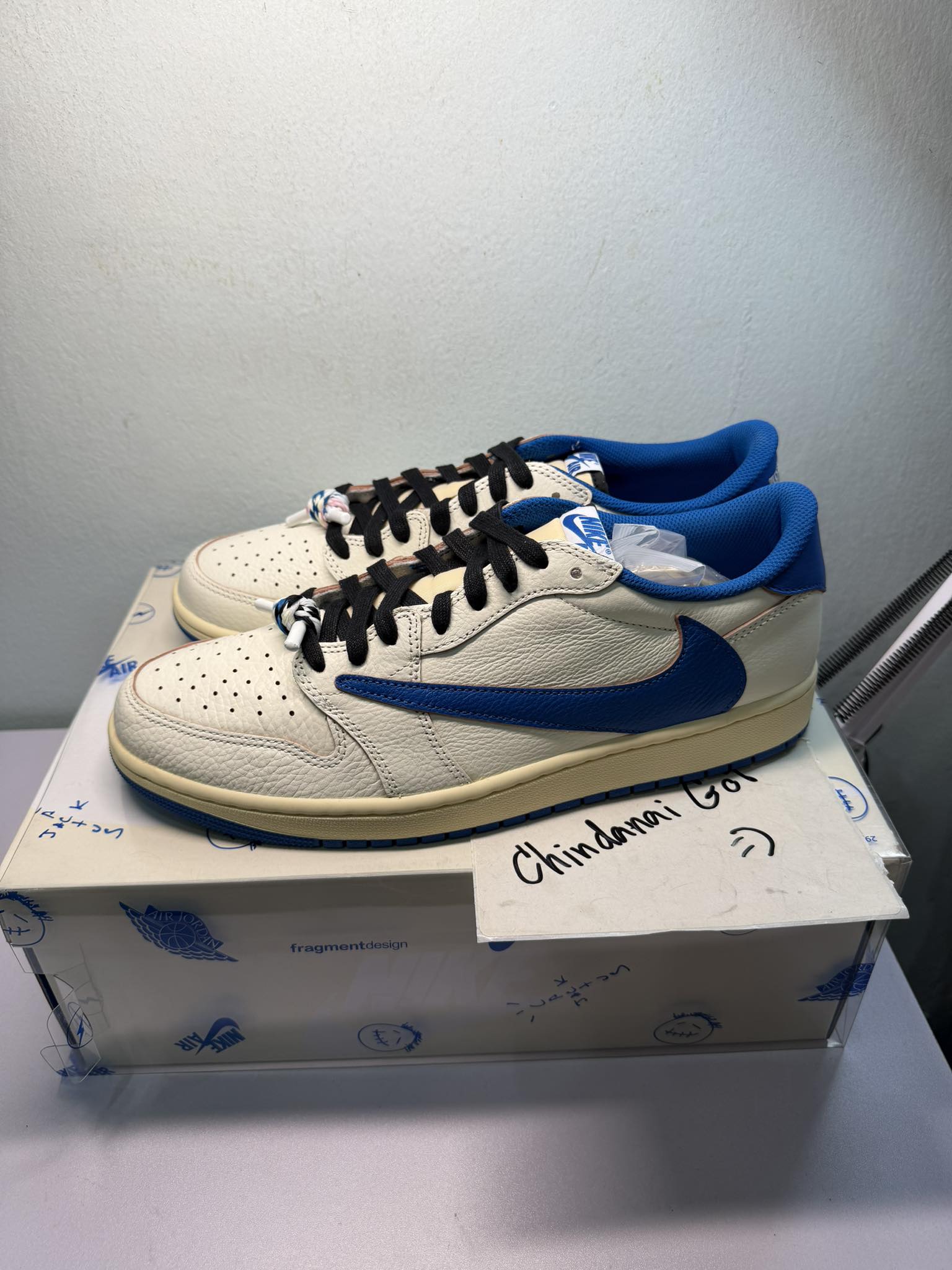 ขออนุญาตแอดมินครับ Jordan 1 low Travis Scott Fragment Sail 