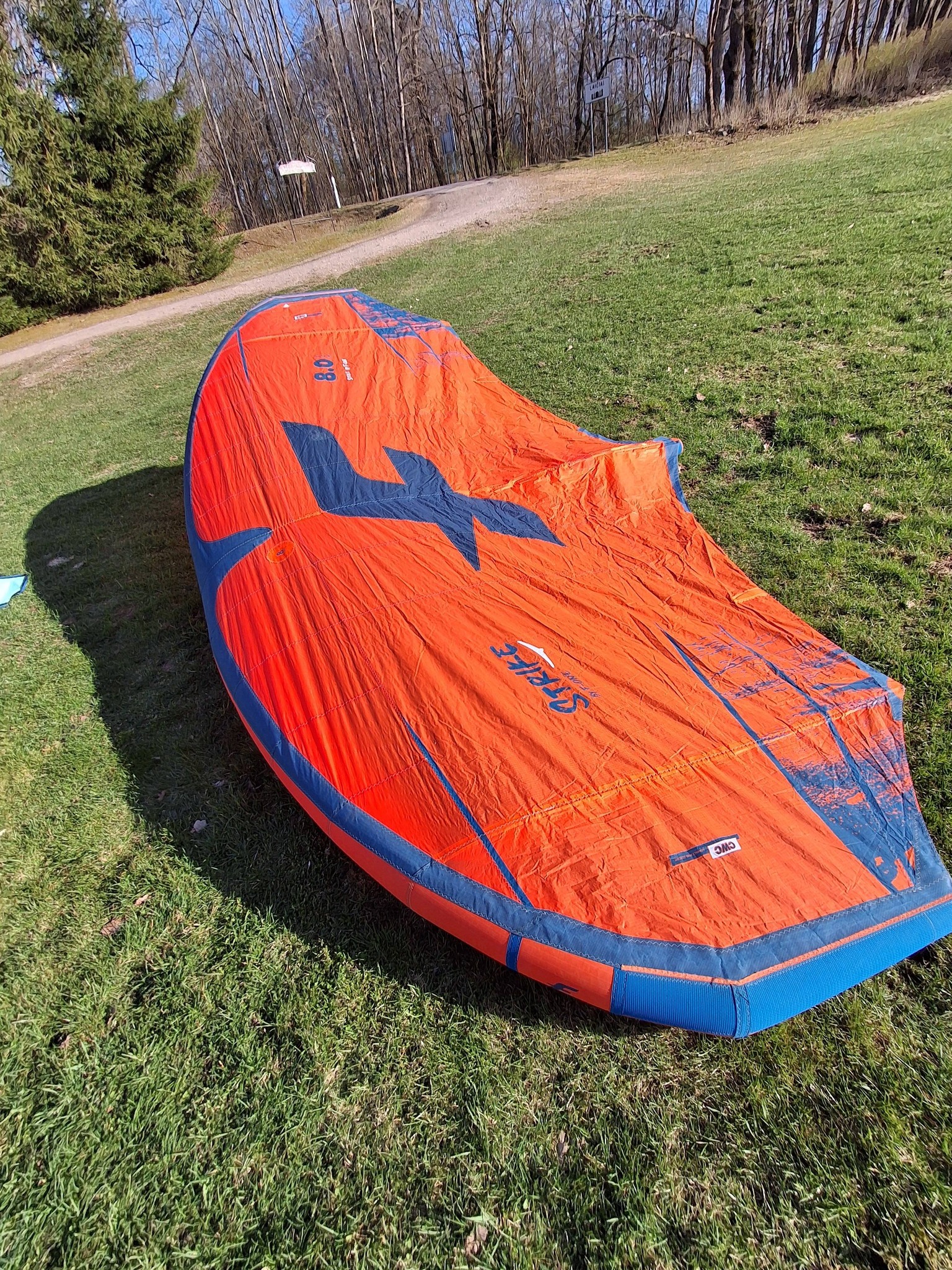 F-one Strike V1 4.2 m2 150 eur Fone Strike CWC V3 6m2 plauktas max 