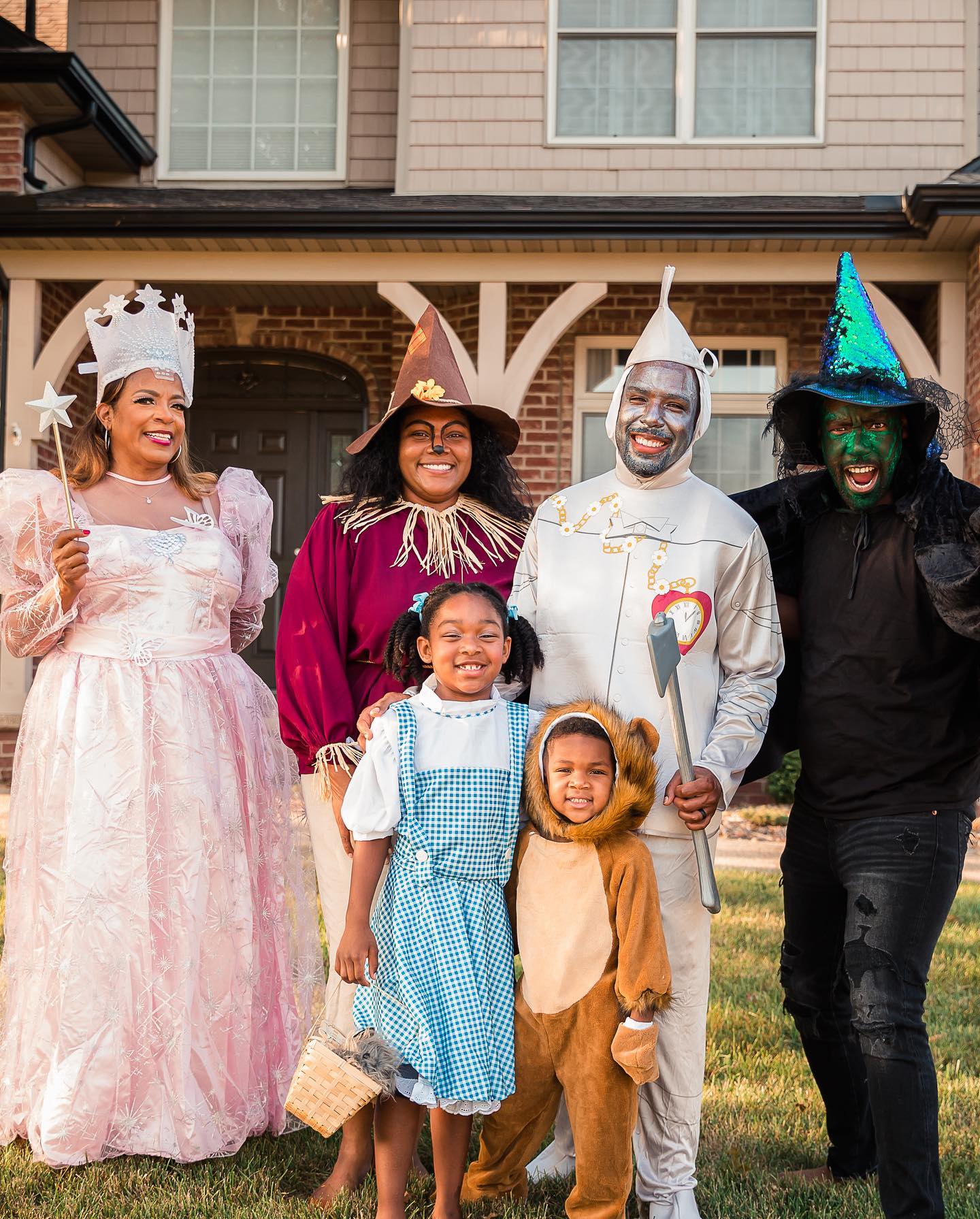 dressing up as holidays for halloween HAS BECOME ONE OF MY FAVORITE HOLIDAYS! soon as we got out of church yesterday, we ate lunch, confirmed a photographer our family Halloween photos and then went shopping 838