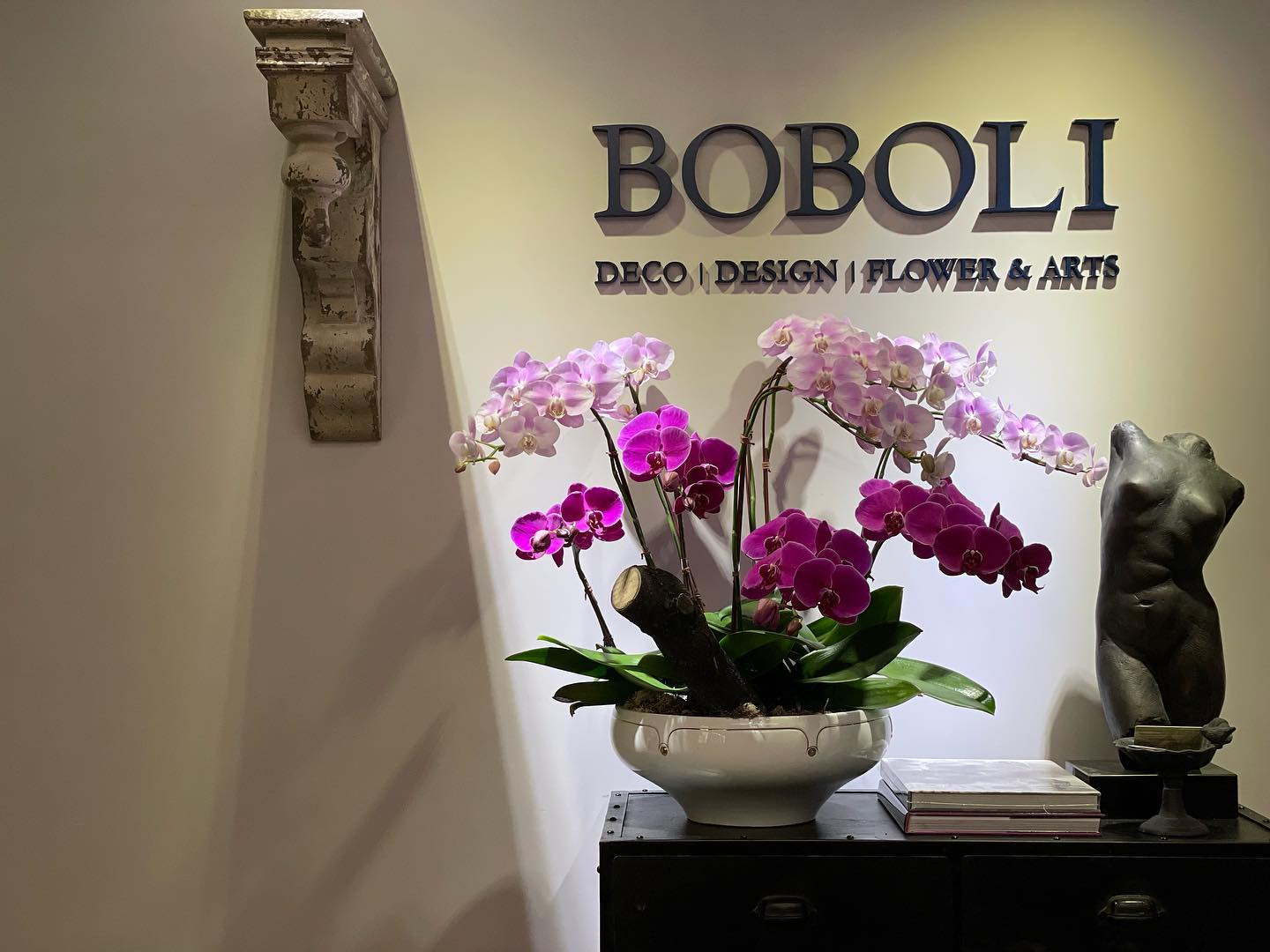 波波里 Boboli - LOGO 今天上架.忍不住按下快門跟大家分享！ IG : Boboli.eu...