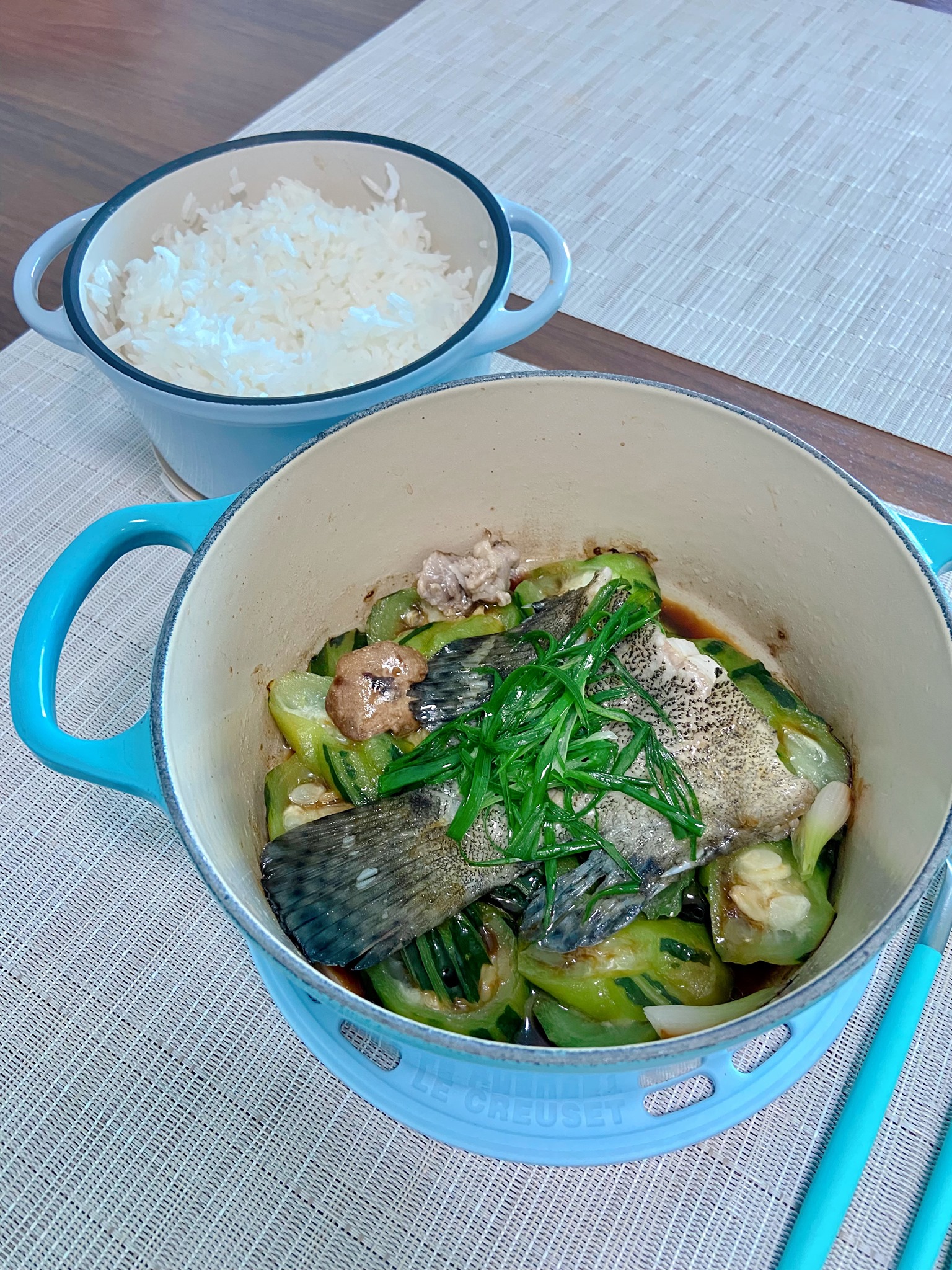 小夫妻Overcooked - 老虎斑3食 午餐篇－無水蒸魚配鑄鐵鍋炊飯...