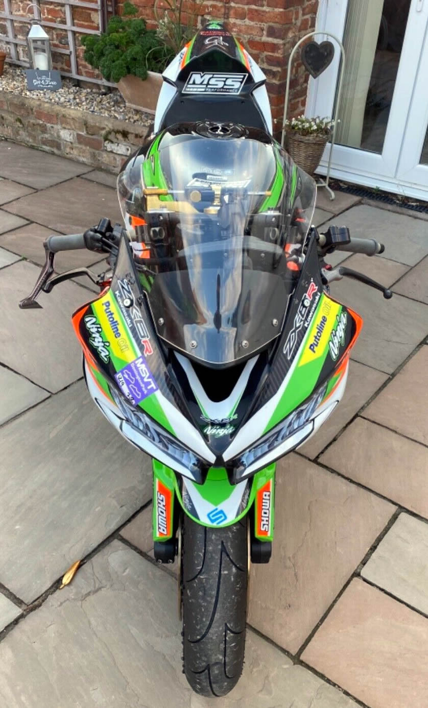 Kawasaki ZX-6R 636 race bike. K-Tech, Ti Arrow, Power Commander