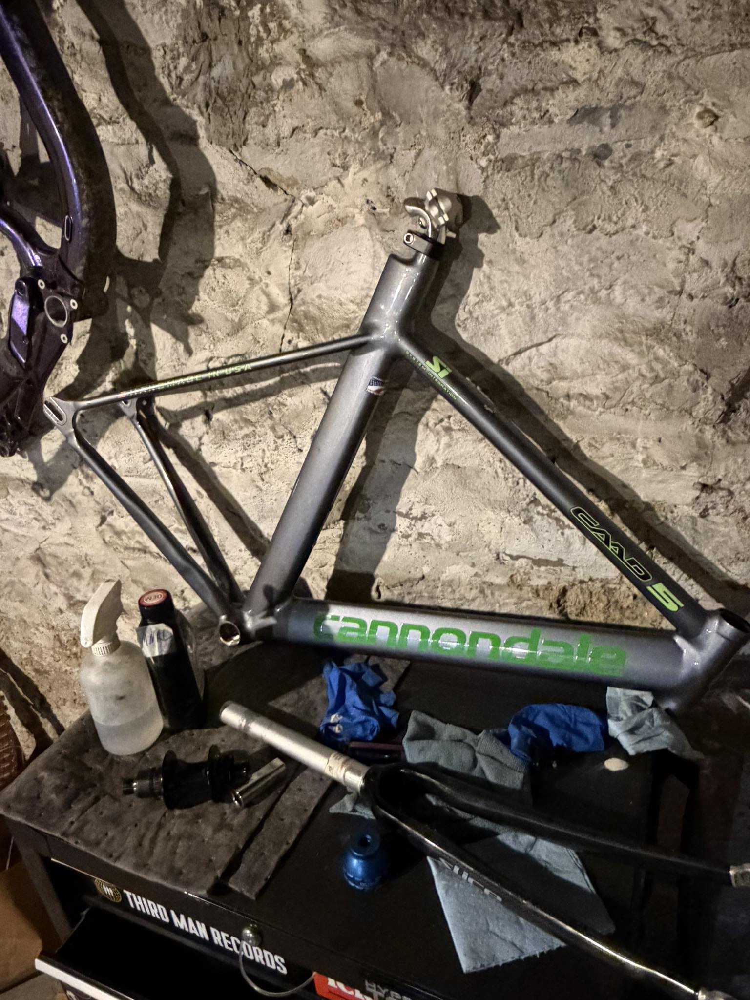Rare Cannondale CAAD 5 Aero Track Frame with Unique Features