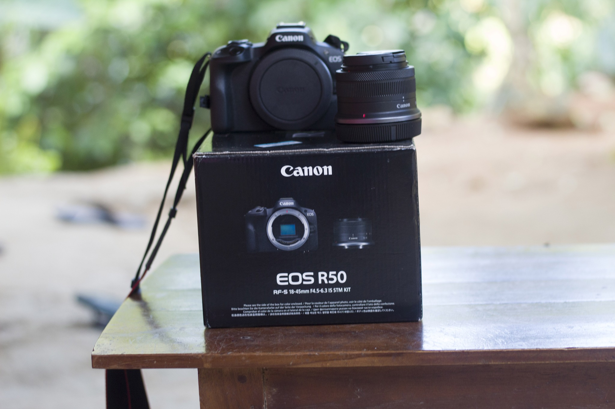 Canon EOS R50 ? • Mirrorless Vlogging Camera • w/RF-S18-45mm F4.5 