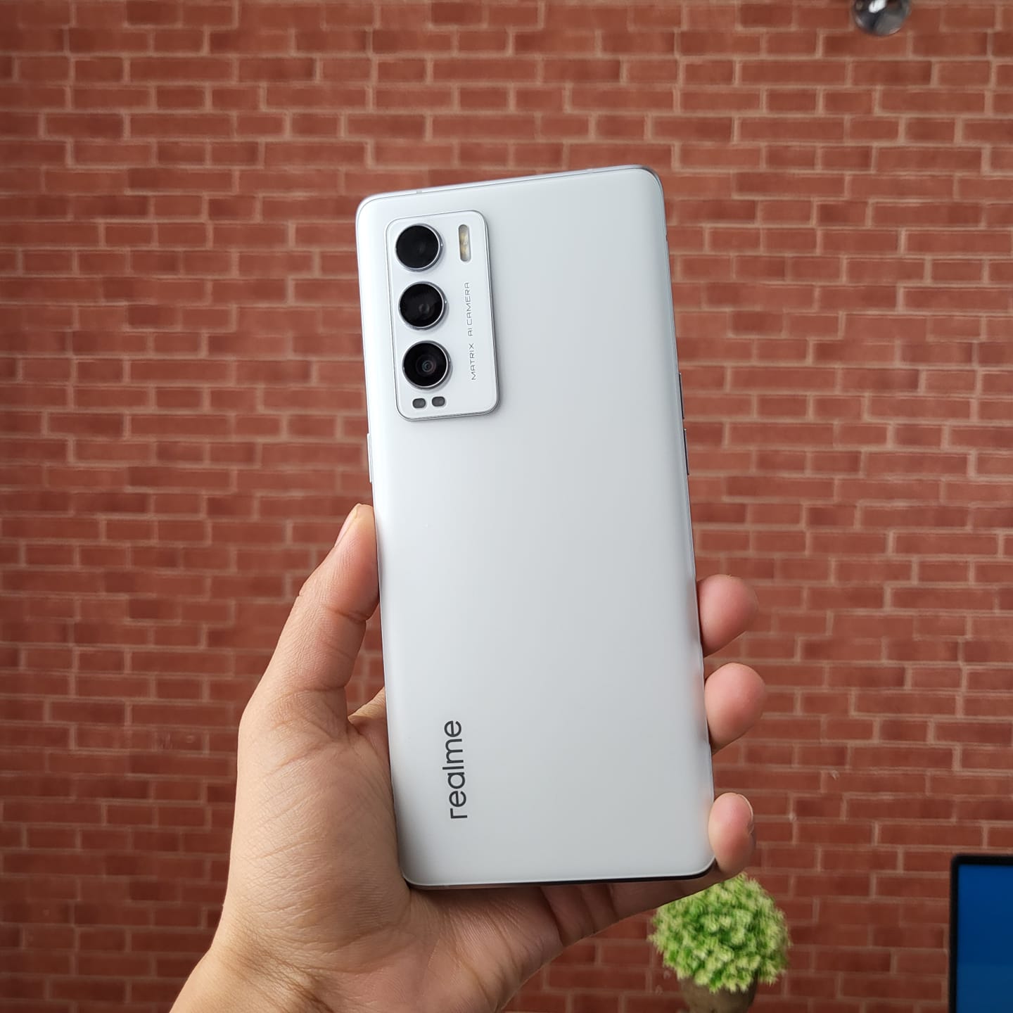 The Realme GT Master Explorer Edition looks so good 🤩 Review