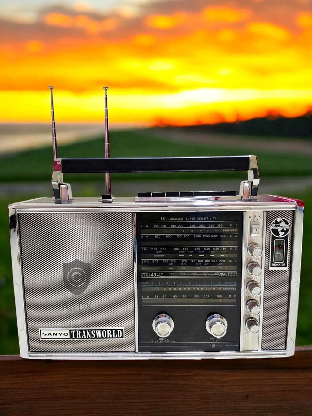 SANYO TRANSWORLD ラジオ　FM/AM RP 6600 美品完動品 Sanyo Transworld AM/AC radio. BROADCAST 54 60 70 90 110 160 x10KC