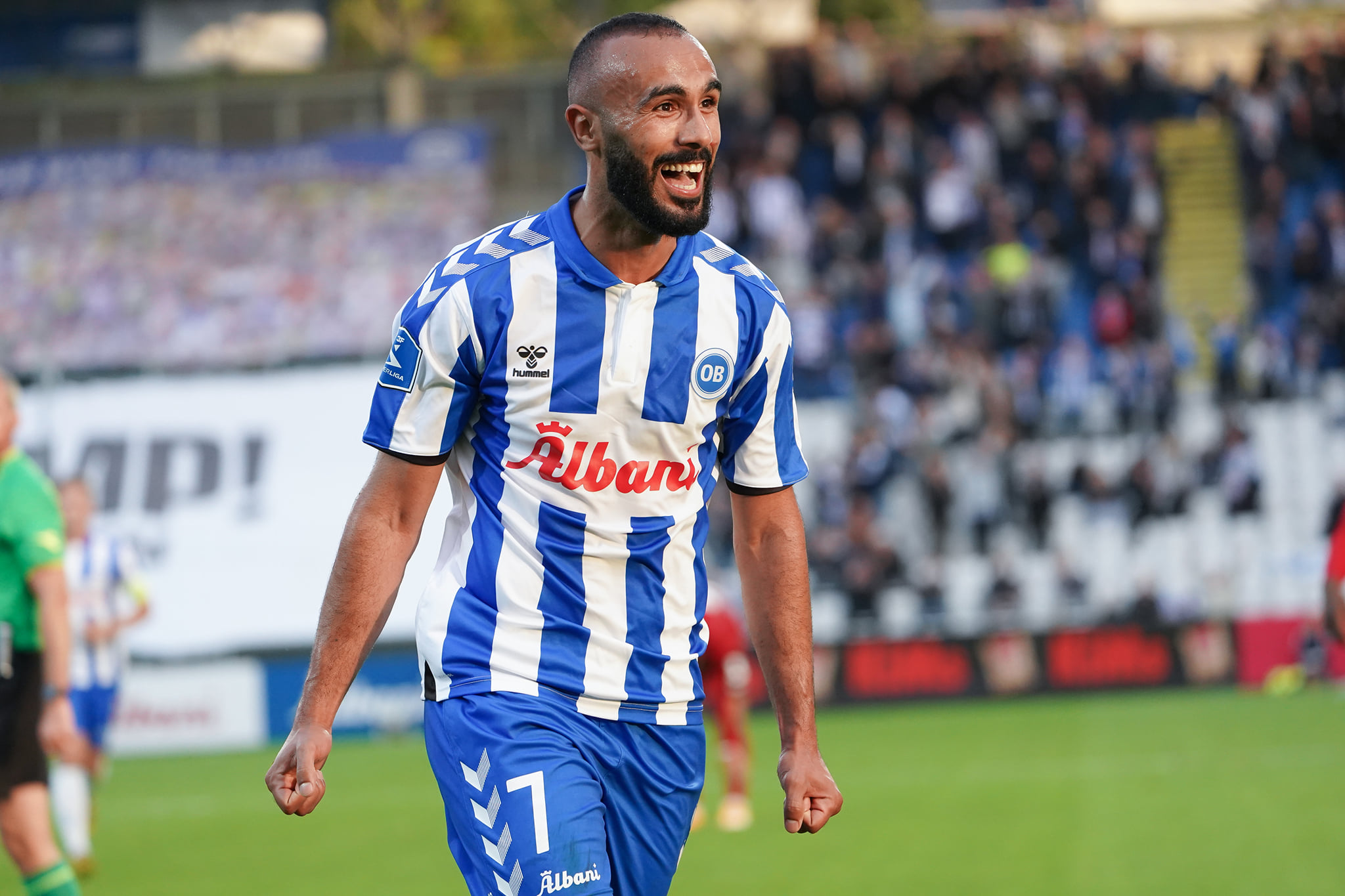 superliga-dk-stem-p-m-nedens-spiller-i-september-den-facebook