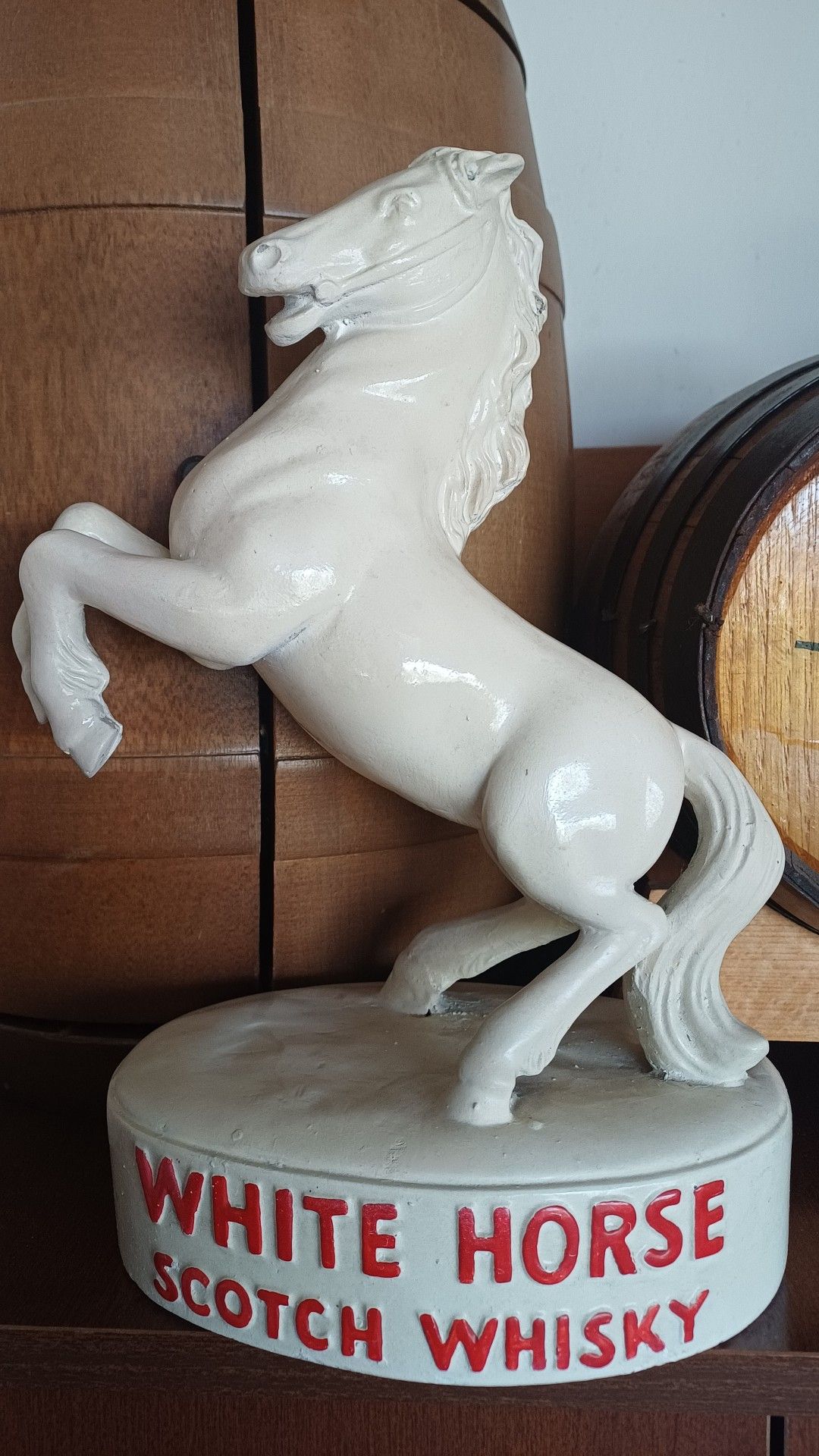 White Horse scotch whisky made in england ashtray, 📞 77452521