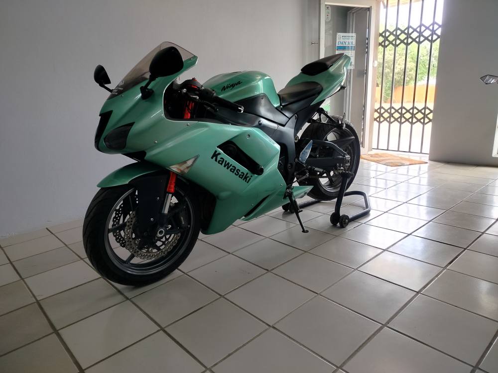 KAWASAKI ZX 1400 2019 MODEL WITH 13799 KMS DONE NOE AVAILABLE ON