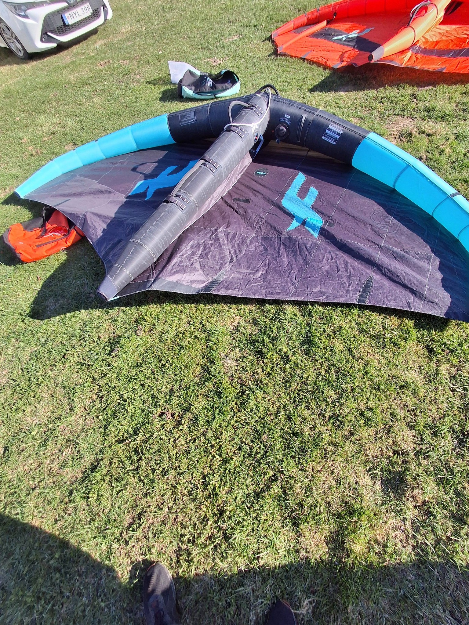 F-one Strike V1 4.2 m2 150 eur Fone Strike CWC V3 6m2 plauktas max 