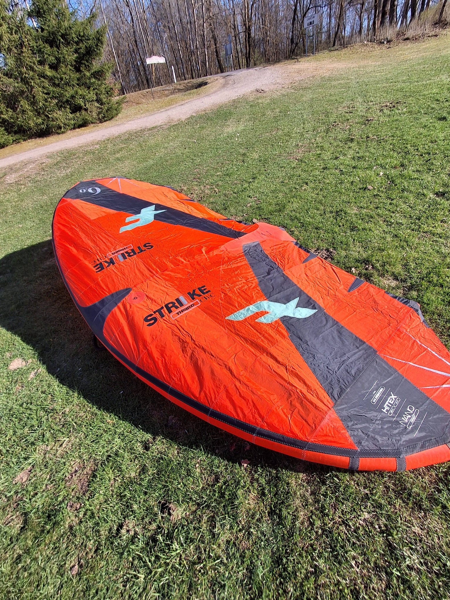 F-one Strike V1 4.2 m2 150 eur Fone Strike CWC V3 6m2 plauktas max 