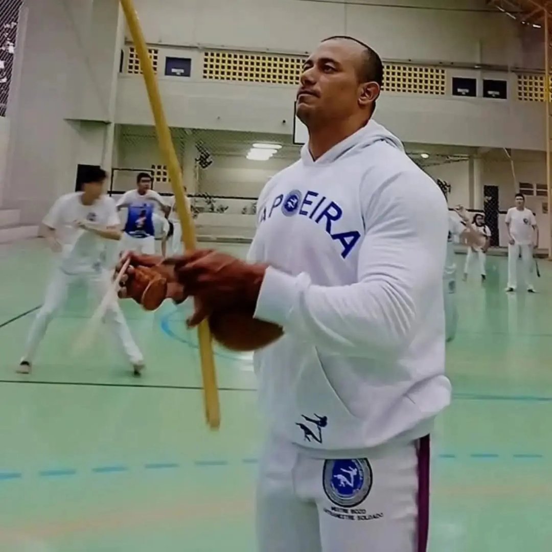 Em um domingo normal de treino Nosso mascote no Brasil,Toninho capoeira ...