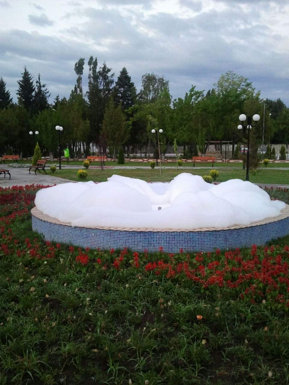Expresul de Buftea - 2012, când fântână arteziana din Parcul Raja ...