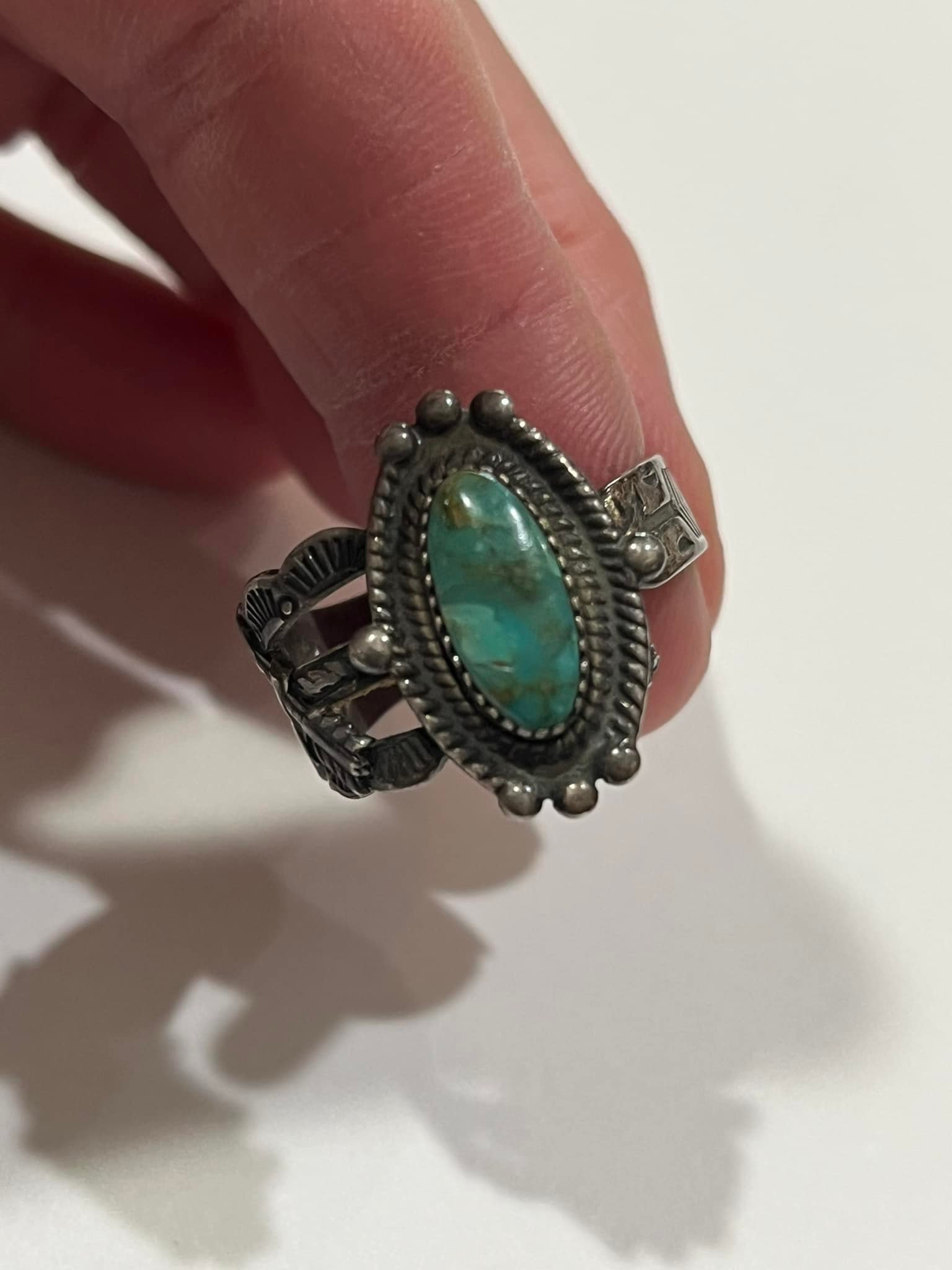 What is this vintage turquoise ring with a broken band?