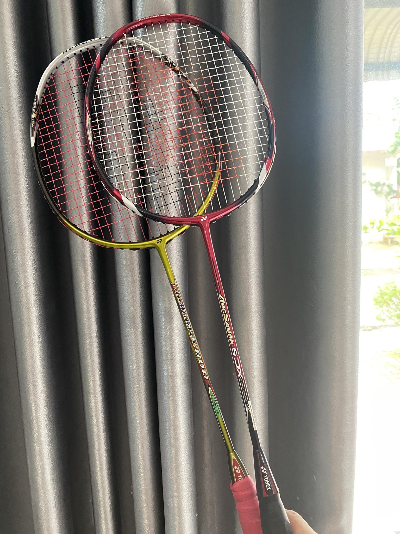 Mình ngoi lên tìm cây Yonex Armortec 800 Defensive (màu xanh