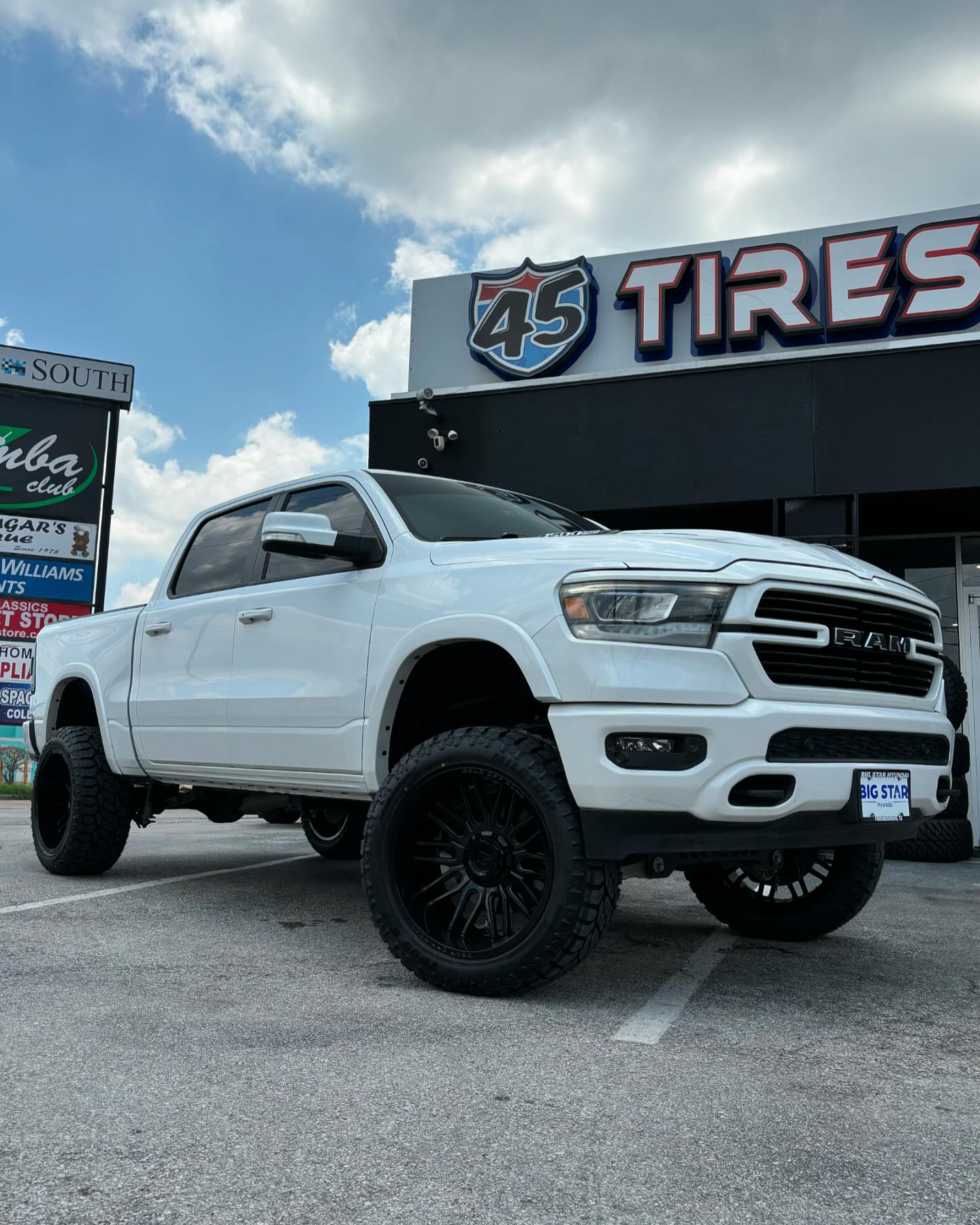 Level Up Tires & Wheels | Houston TX