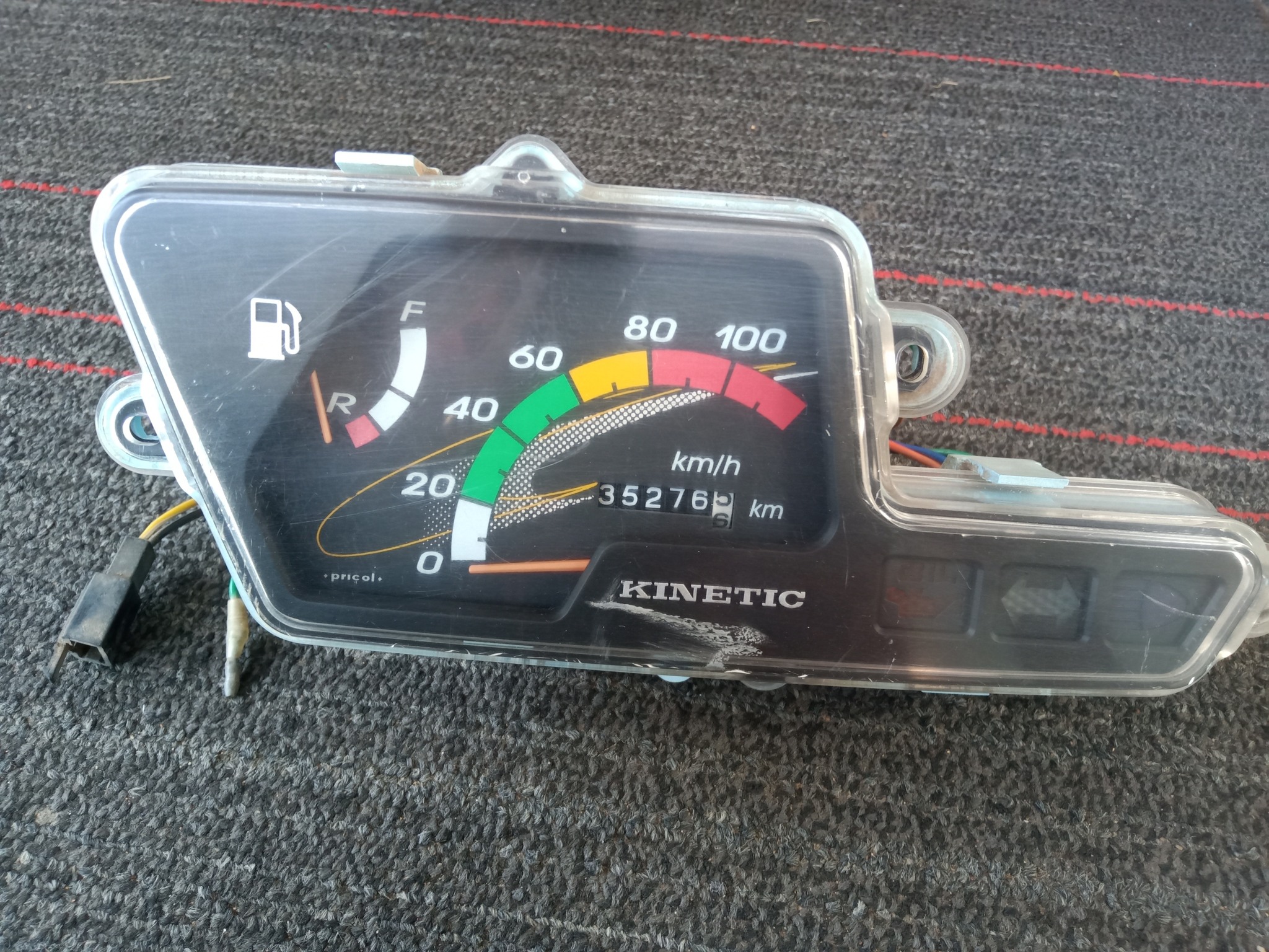 Kinetic Honda speedometer Old one RS.700 WhatsApp 9976