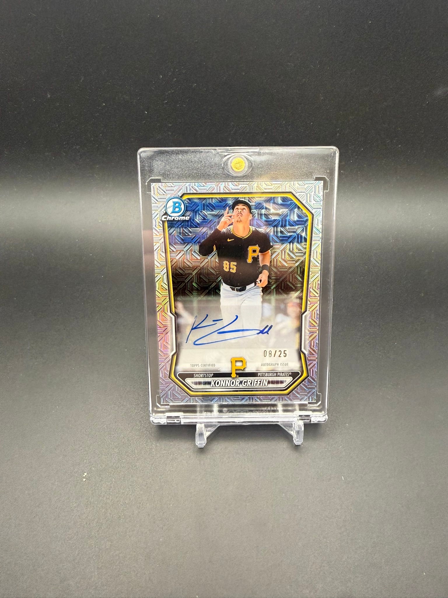 Lifelong Pirates fan pulls Konnor Griffin auto from mega box