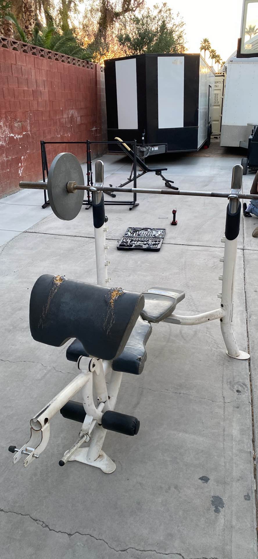 Moving : Bench press with weights and clips included - Weight Lifting ...