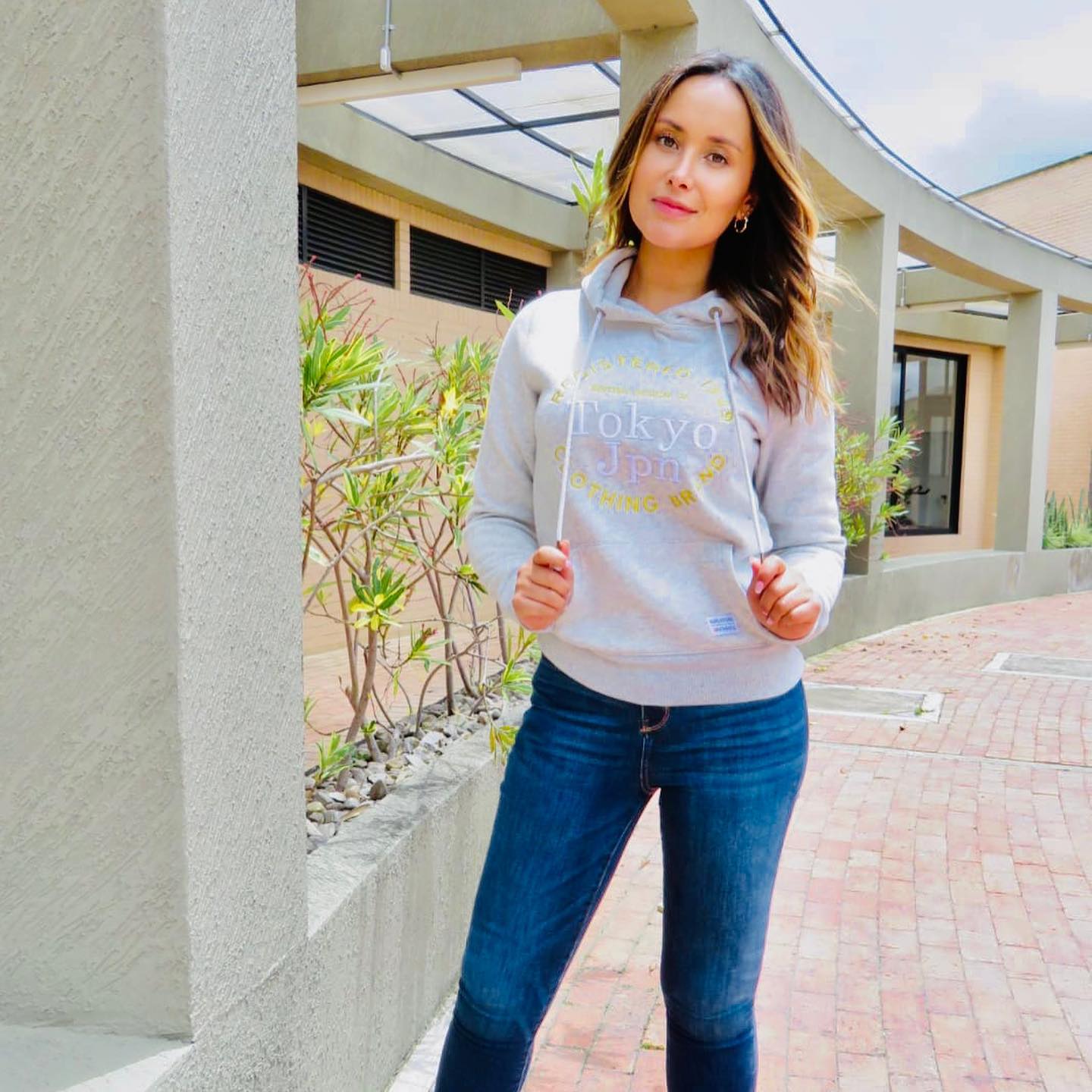 Complex Store - All you need is a hoodie 💕 Conoce más en...