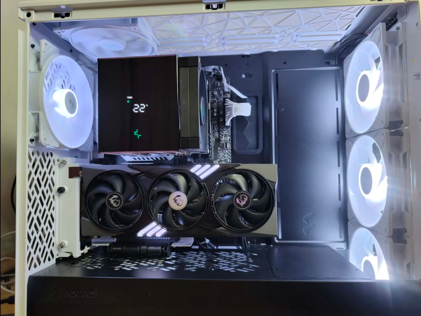 CPU : i5-10400 GPU : rtx 2060 6gb oc asus RAM : hyperx fury rgb 