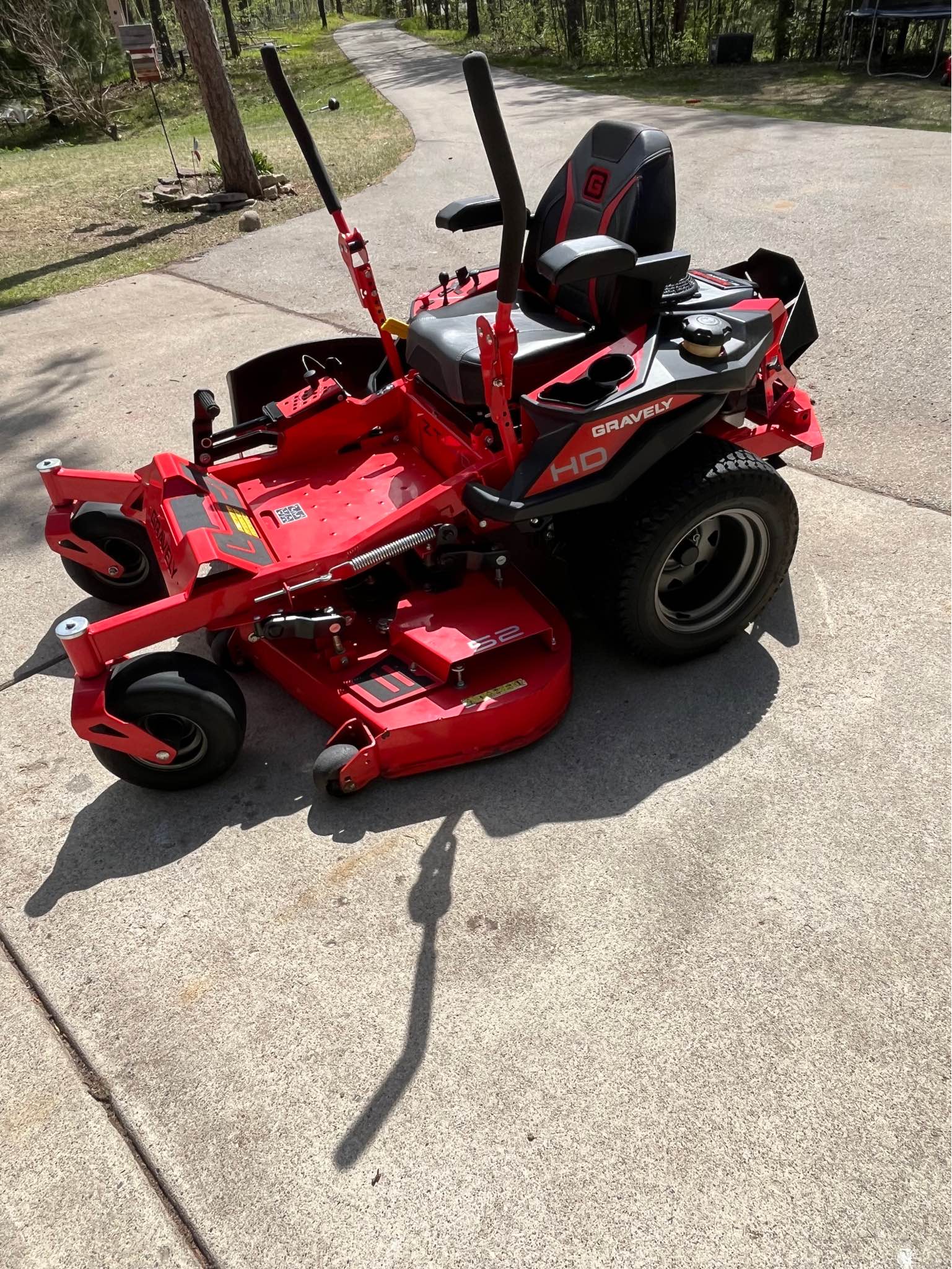2021 gravely 60” zero turn, in good shape, runs and mows good, 723