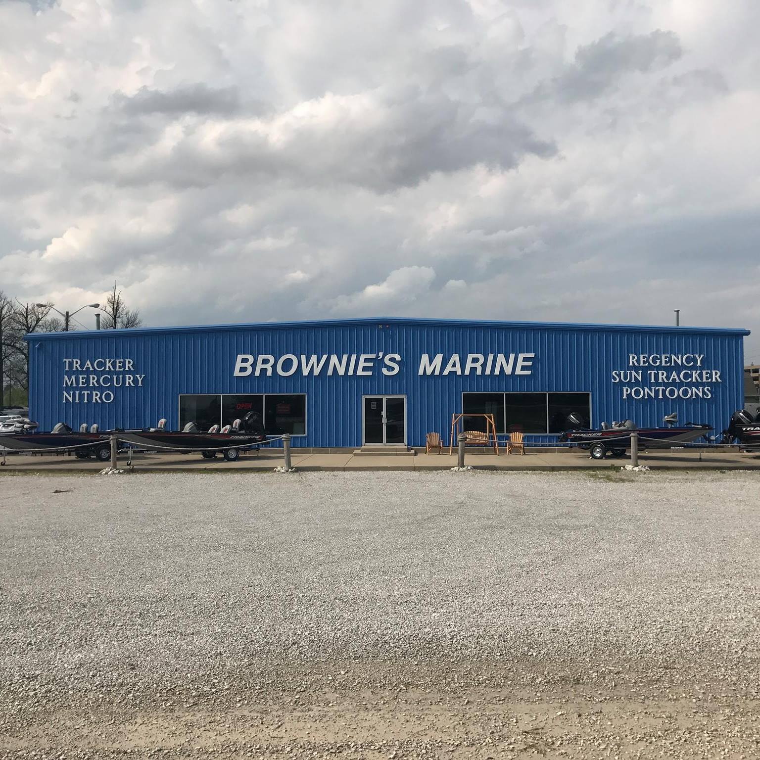 🎣 Looking for a bass boat with serious fishing equipment in a ...