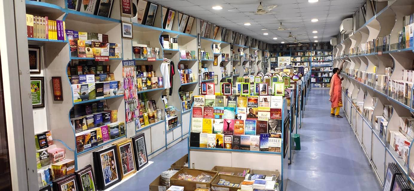 O M Books, Kochi | Kochi